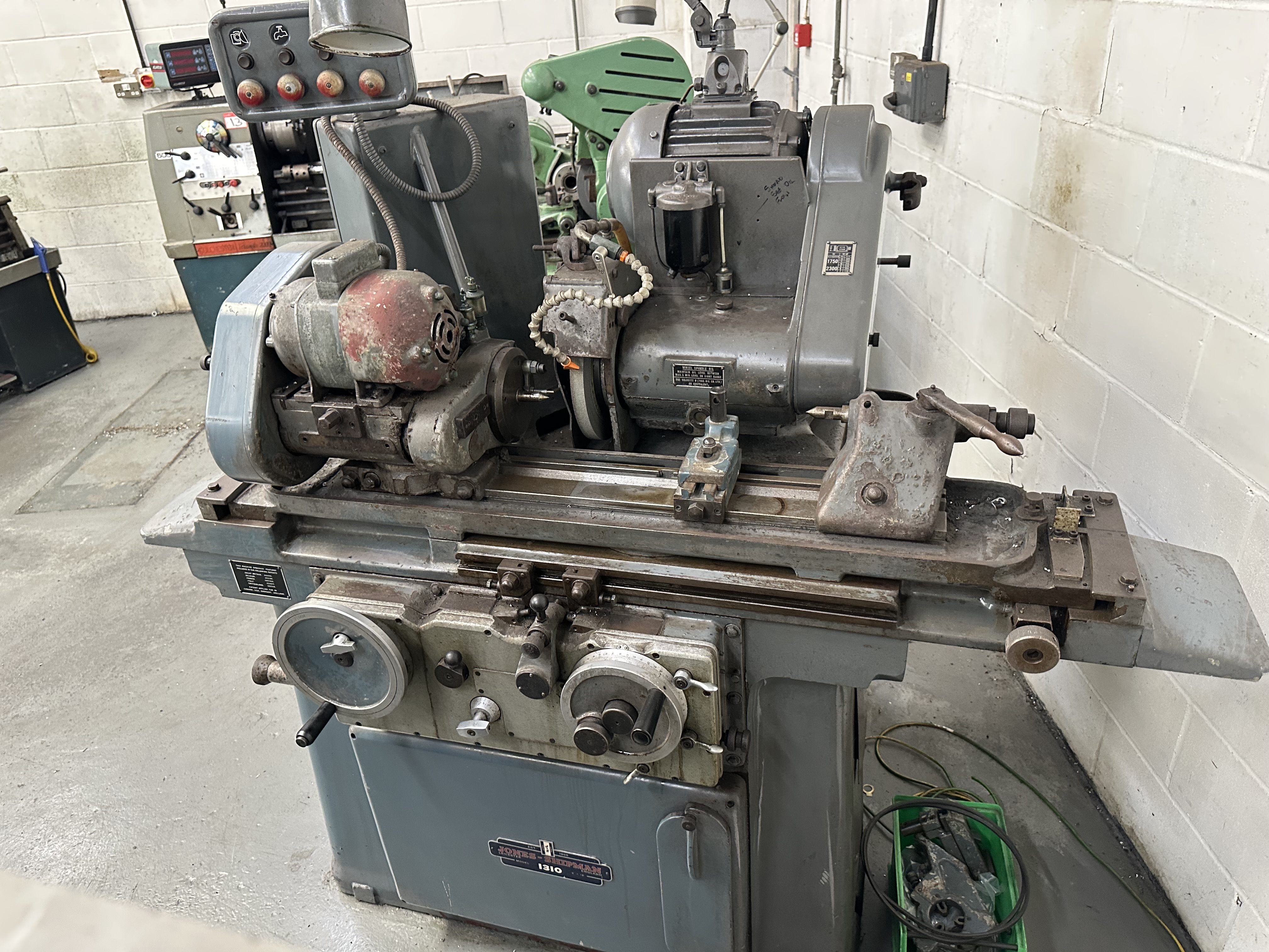 Jones & Shipman 1310 Universal Cylindrical Grinder