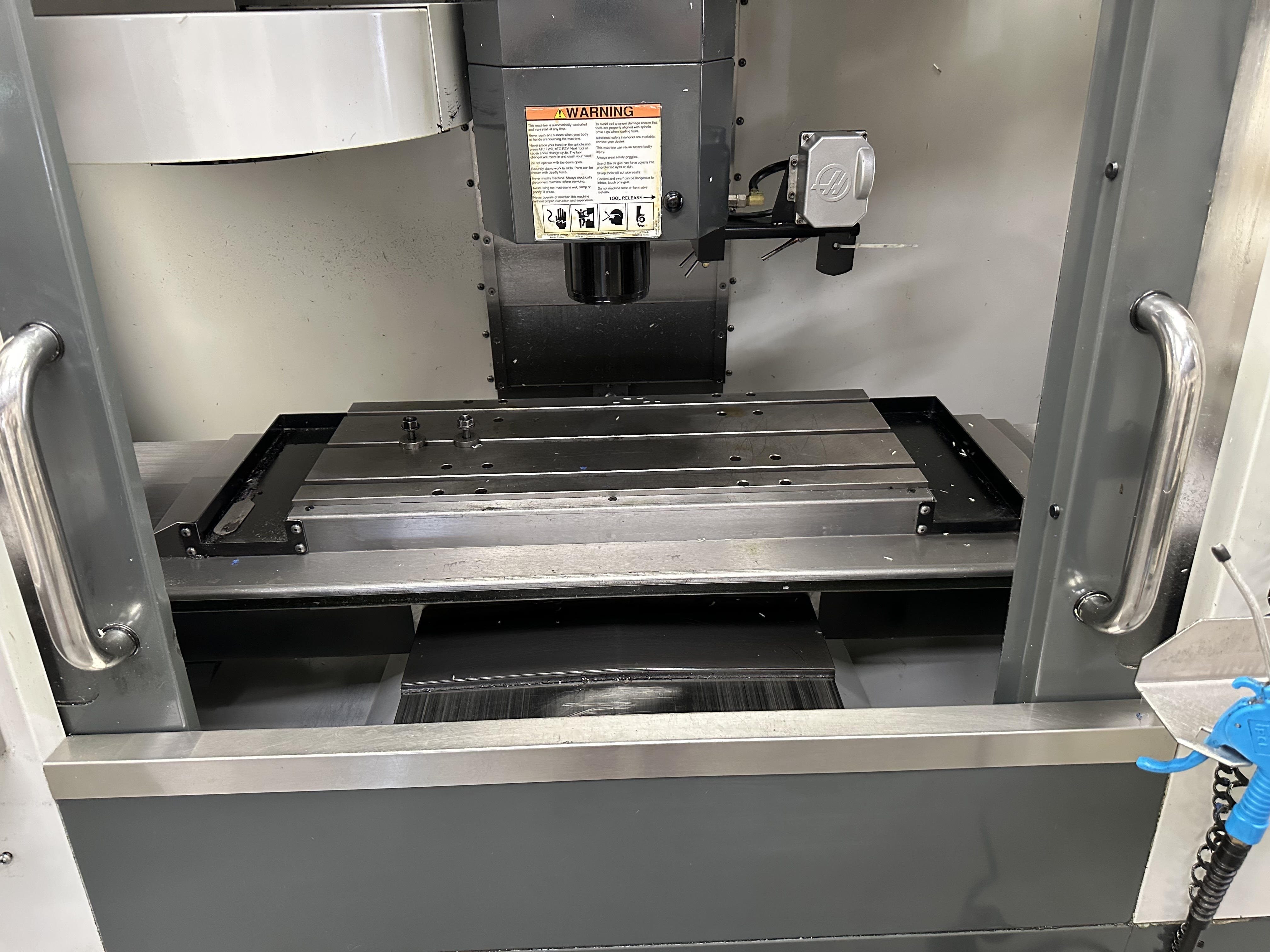 Haas VF-2CDE CNC Vertical Machining Centre with Haas CNC Control. (11/2009)
