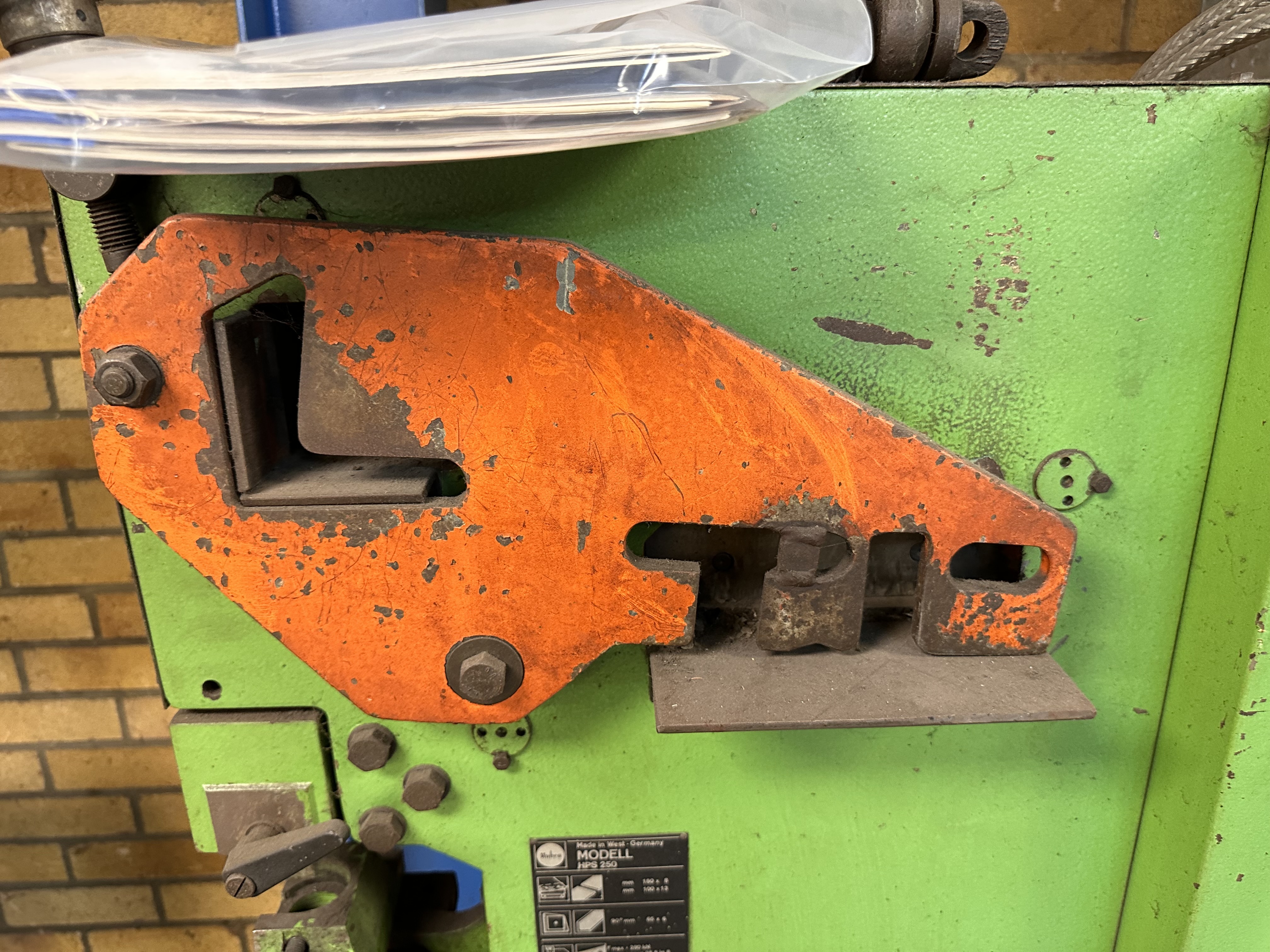 Mubea HPS-200 Metalworker