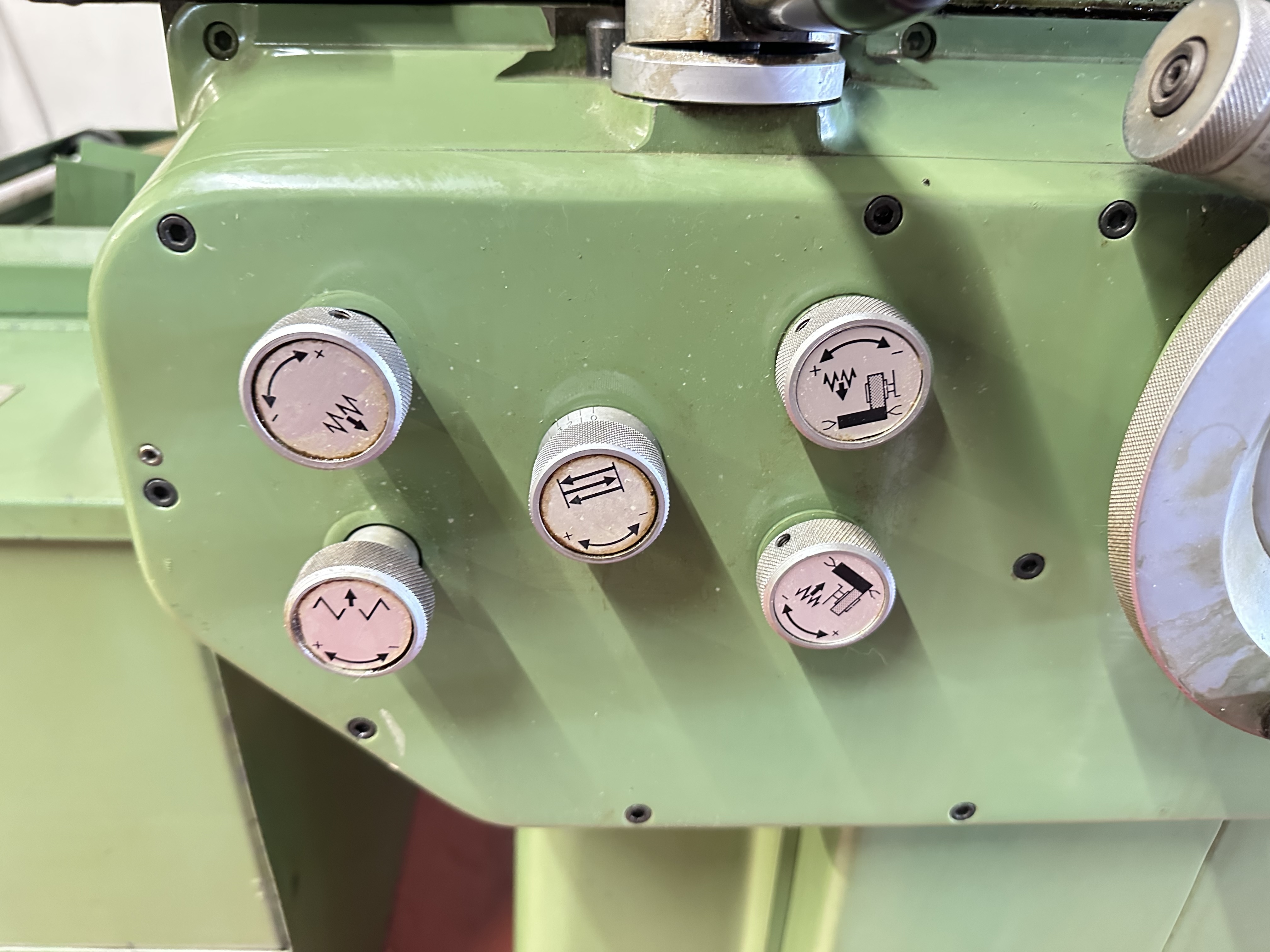 Jones & Shipman 1070 Cylindrical Grinder