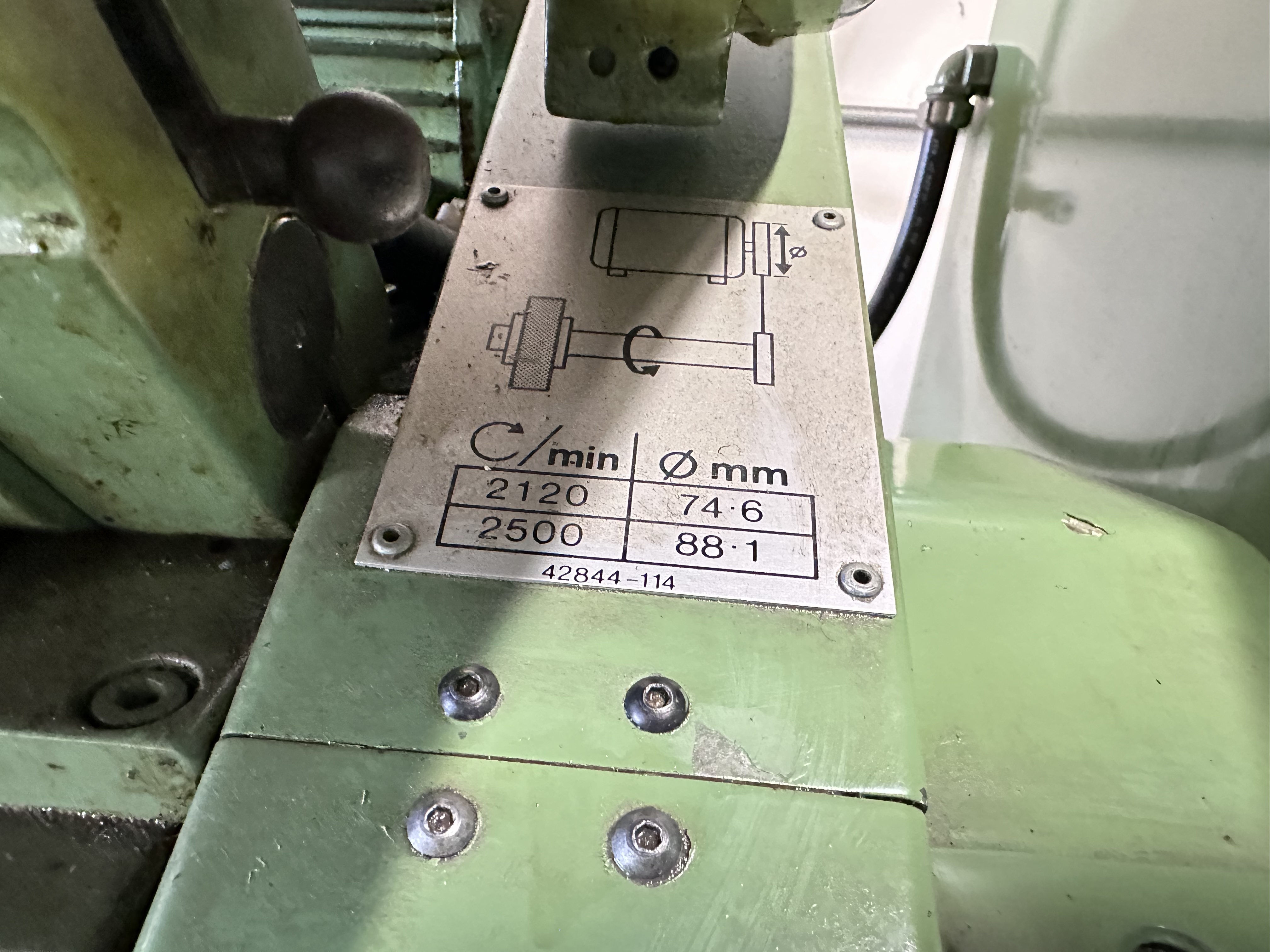 Jones & Shipman 1070M Cylindrical Grinder