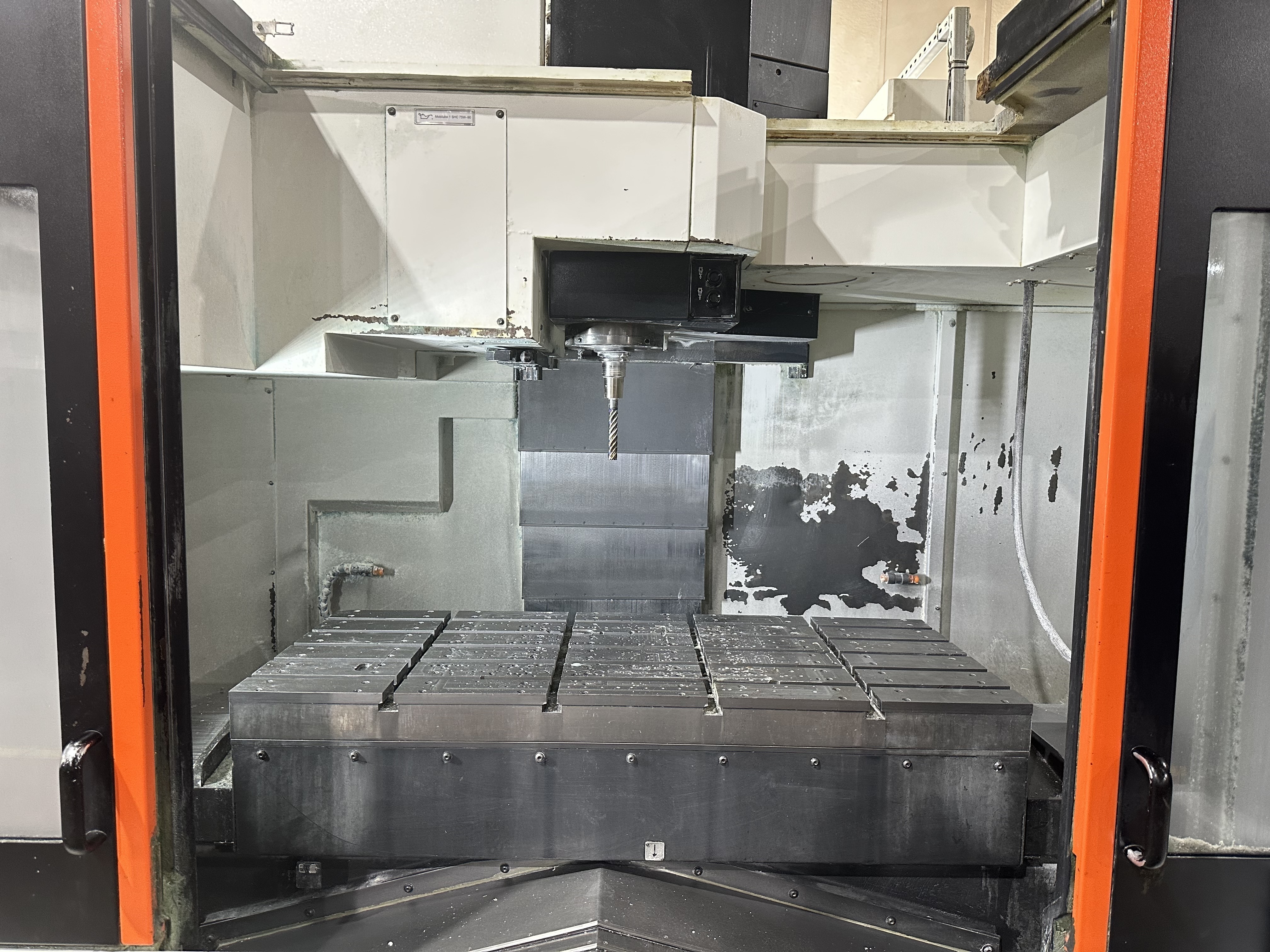 Mazak Vertical Centre Smart 530C CNC Vertical Machining Centre. (2015)