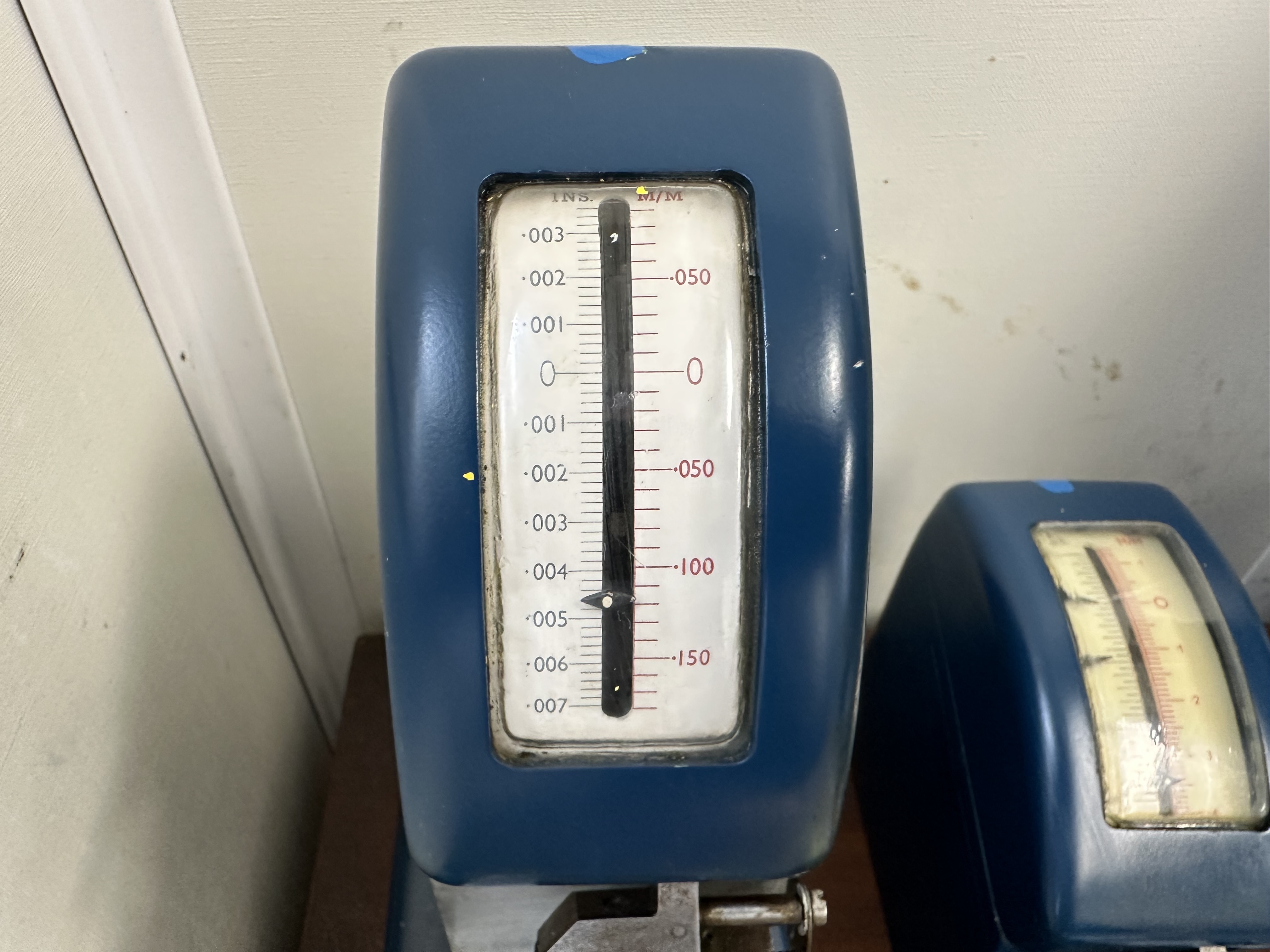 (2) x Ovee Screen Thread Comparators