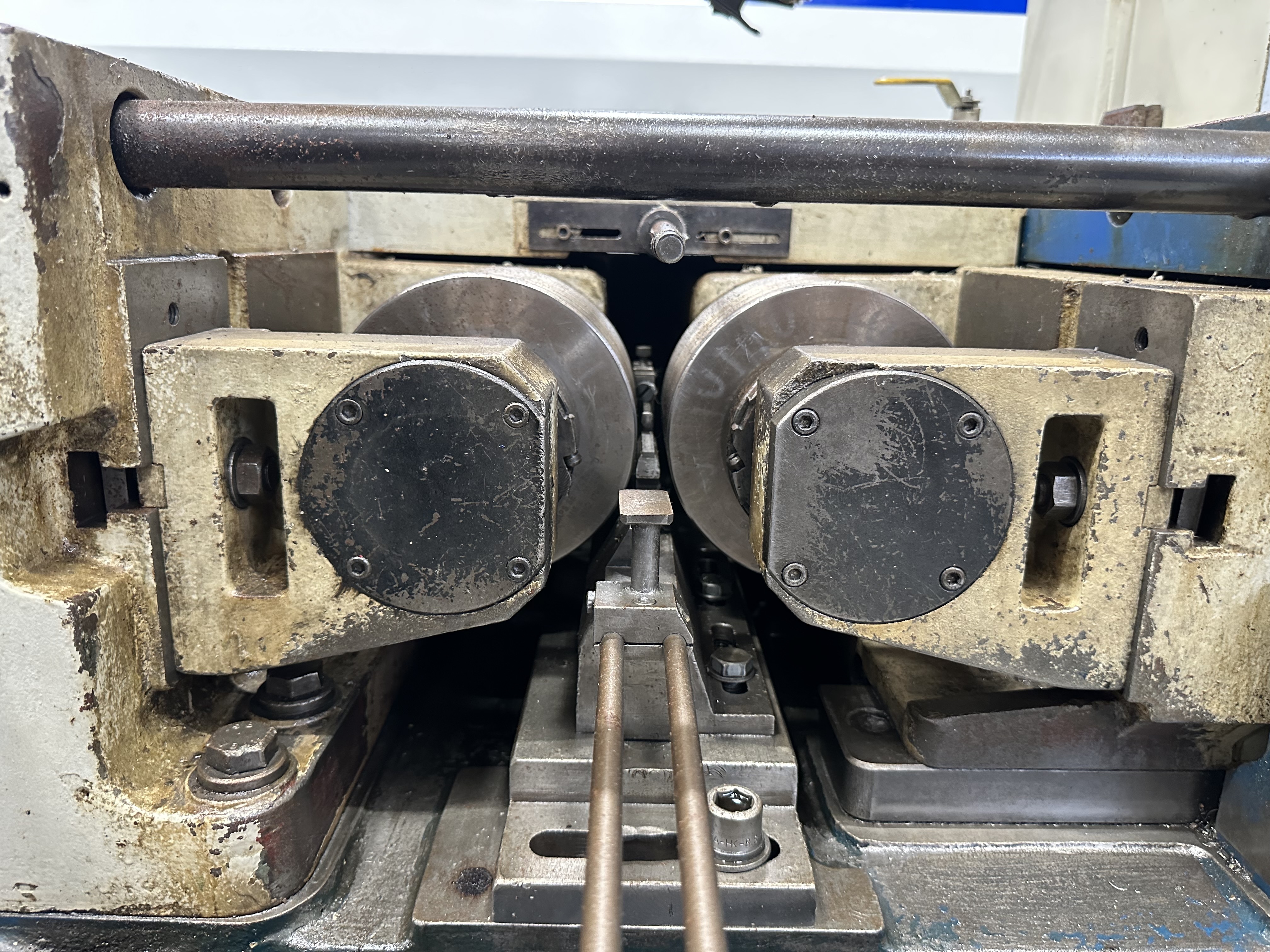Pee Wee Pizu Cylindrical Cold Forming Thread Rolling Machine (1970)