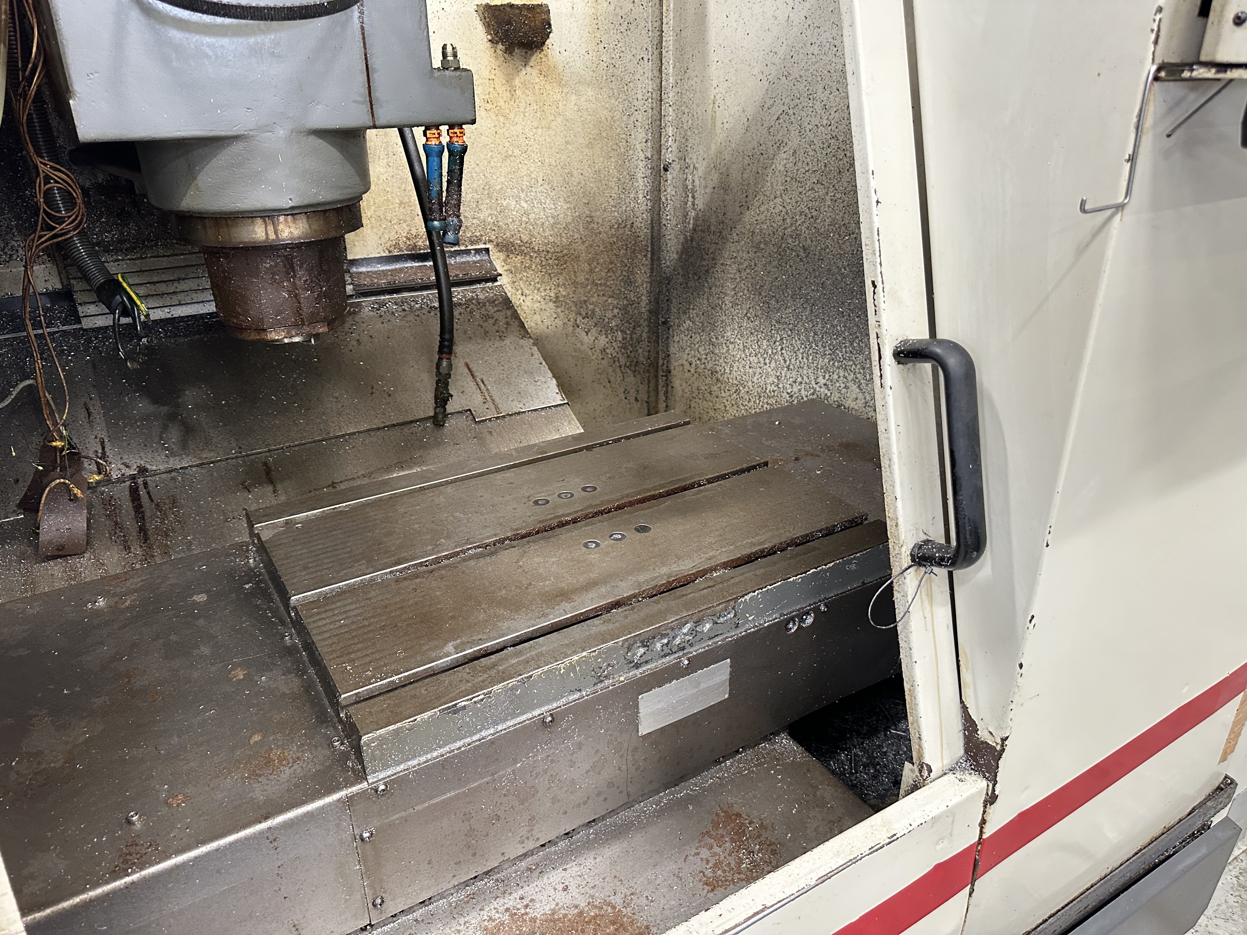 Cincinnati Milacron Arrow 500 CNC Vertical Mill with Acramatic 2100 Control