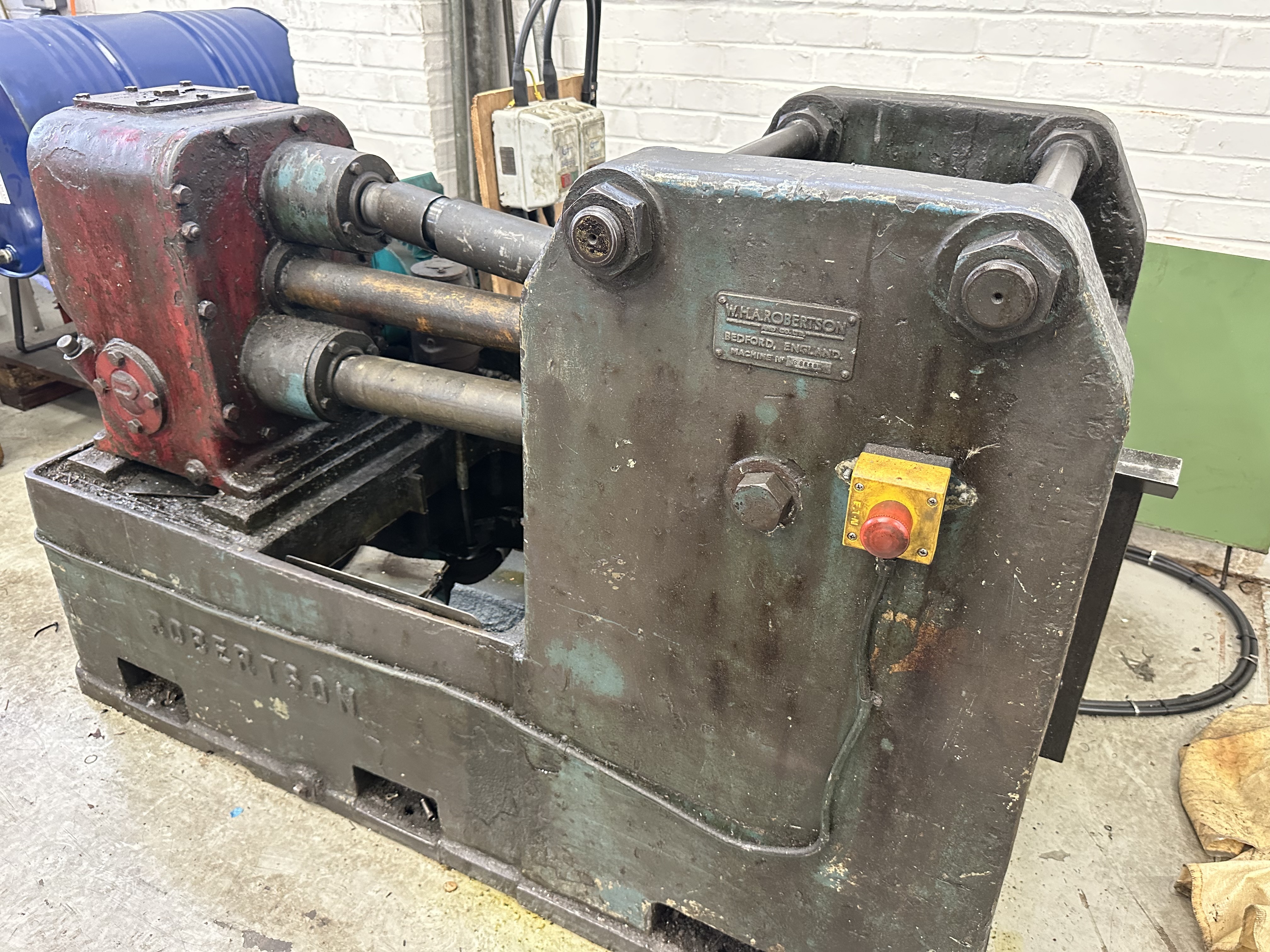 WHA Robertson Bar & Tube Straightener