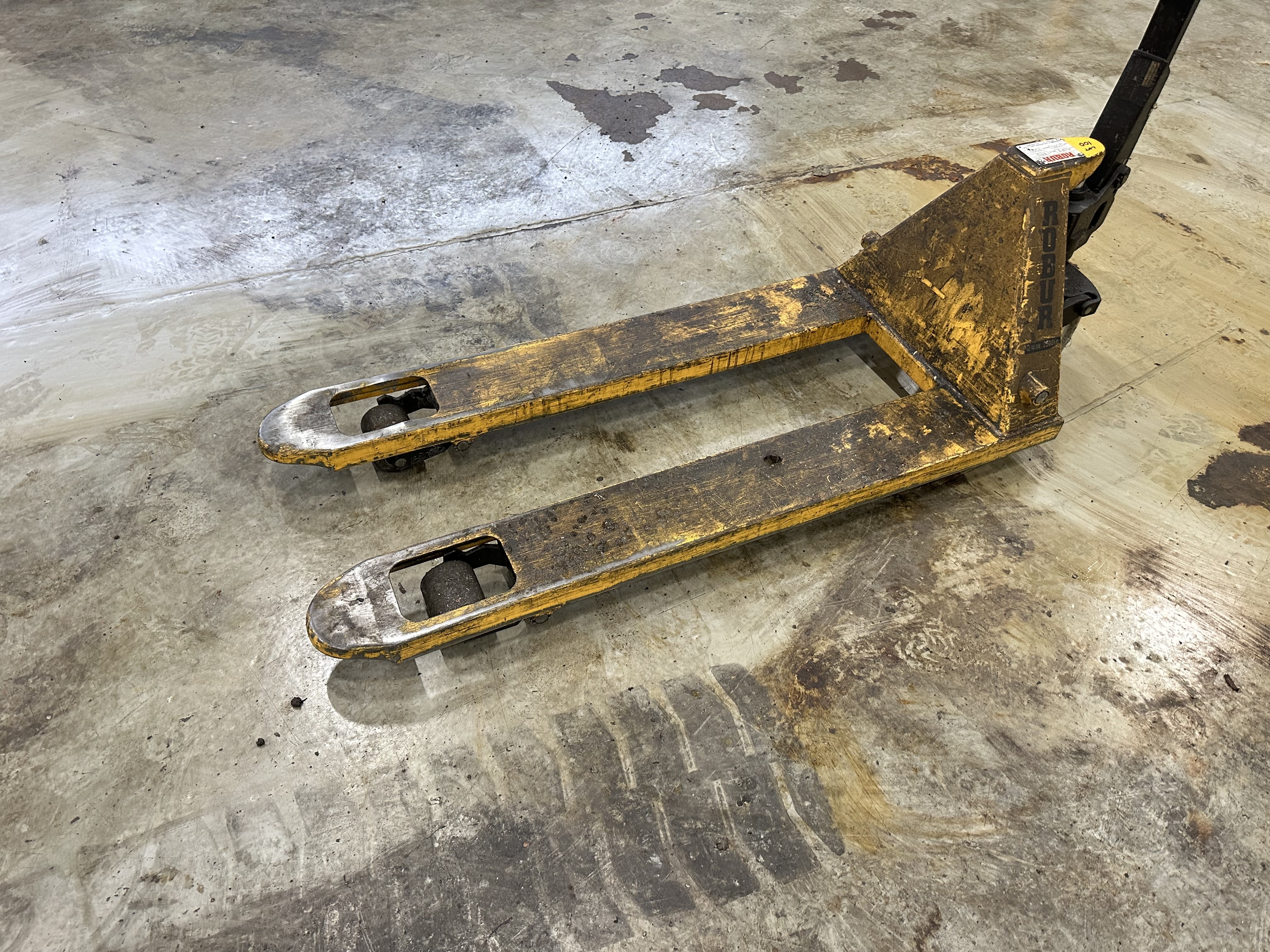 Robar Pallet Truck 1100mm Fork Length (2015)