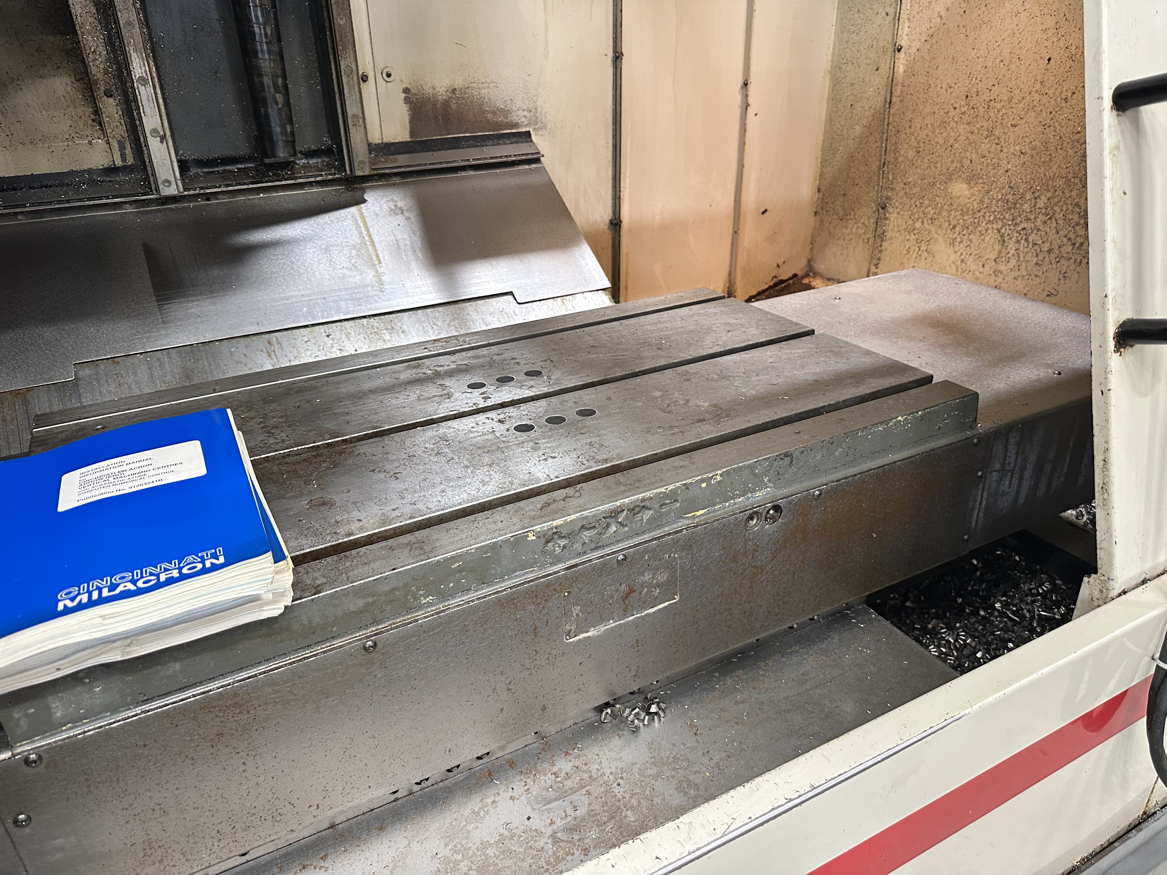 Cincinnati Milacron Arrow 750 CNC Vertical Milling Machine with Acramatic 2100 Control