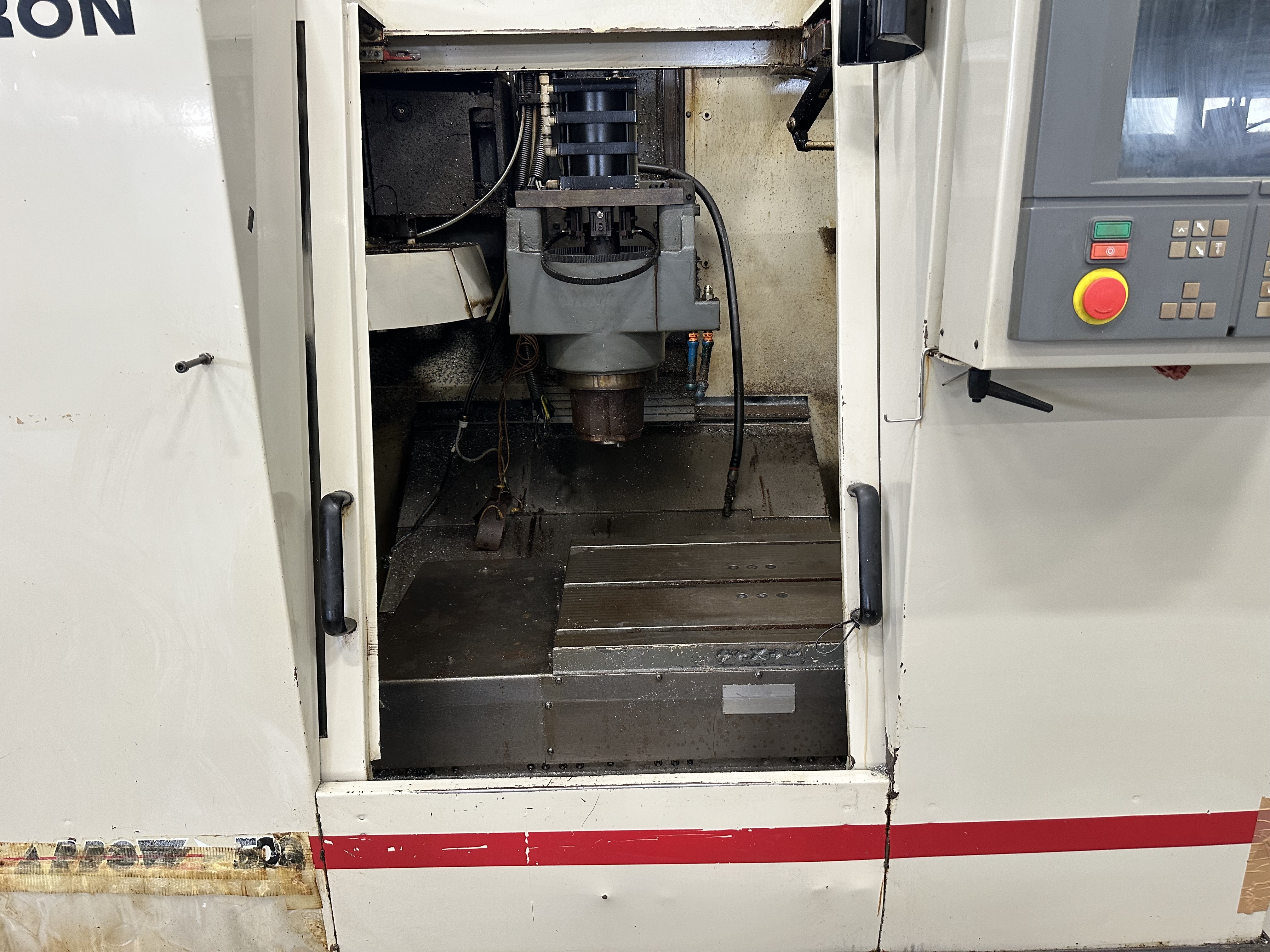 Cincinnati Milacron Arrow 500 CNC Vertical Mill with Acramatic 2100 Control