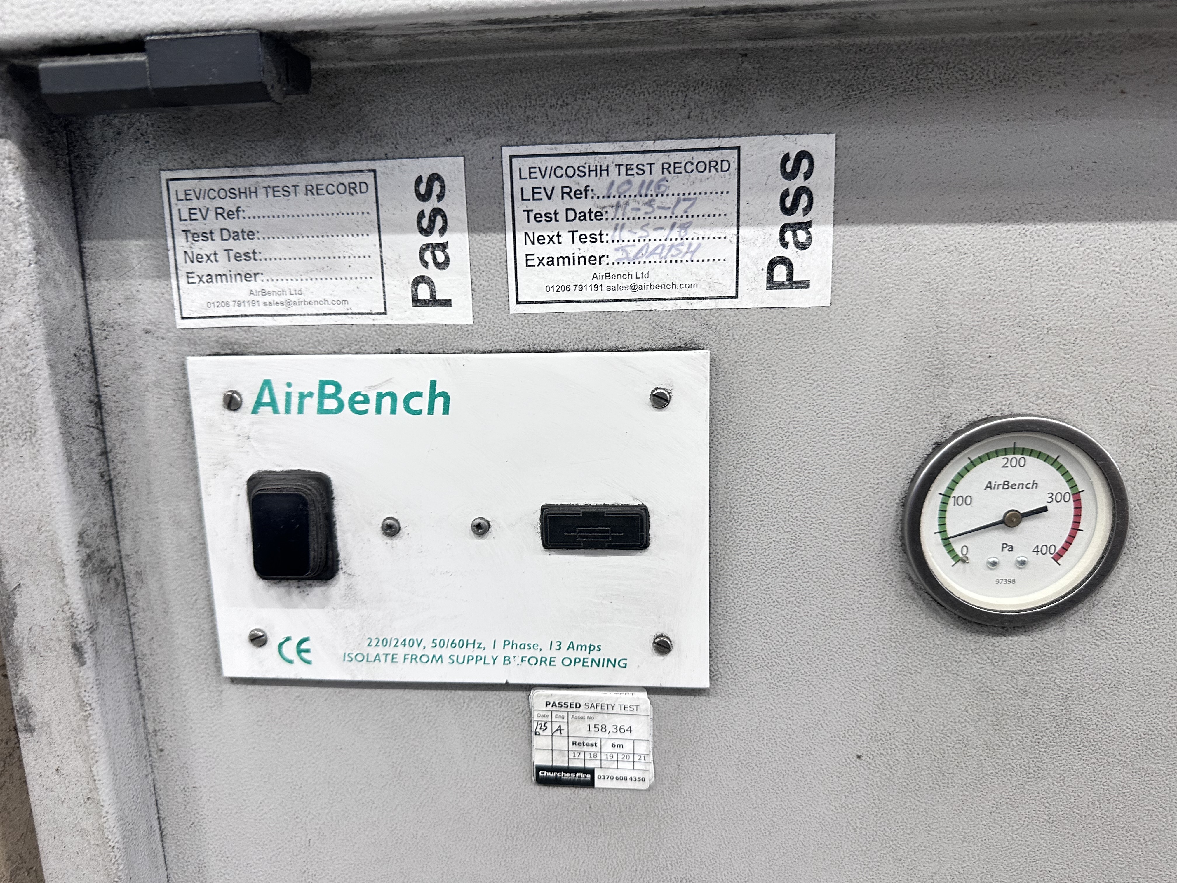 Air Bench with (2) x Sealey 150mm Bench Grinders