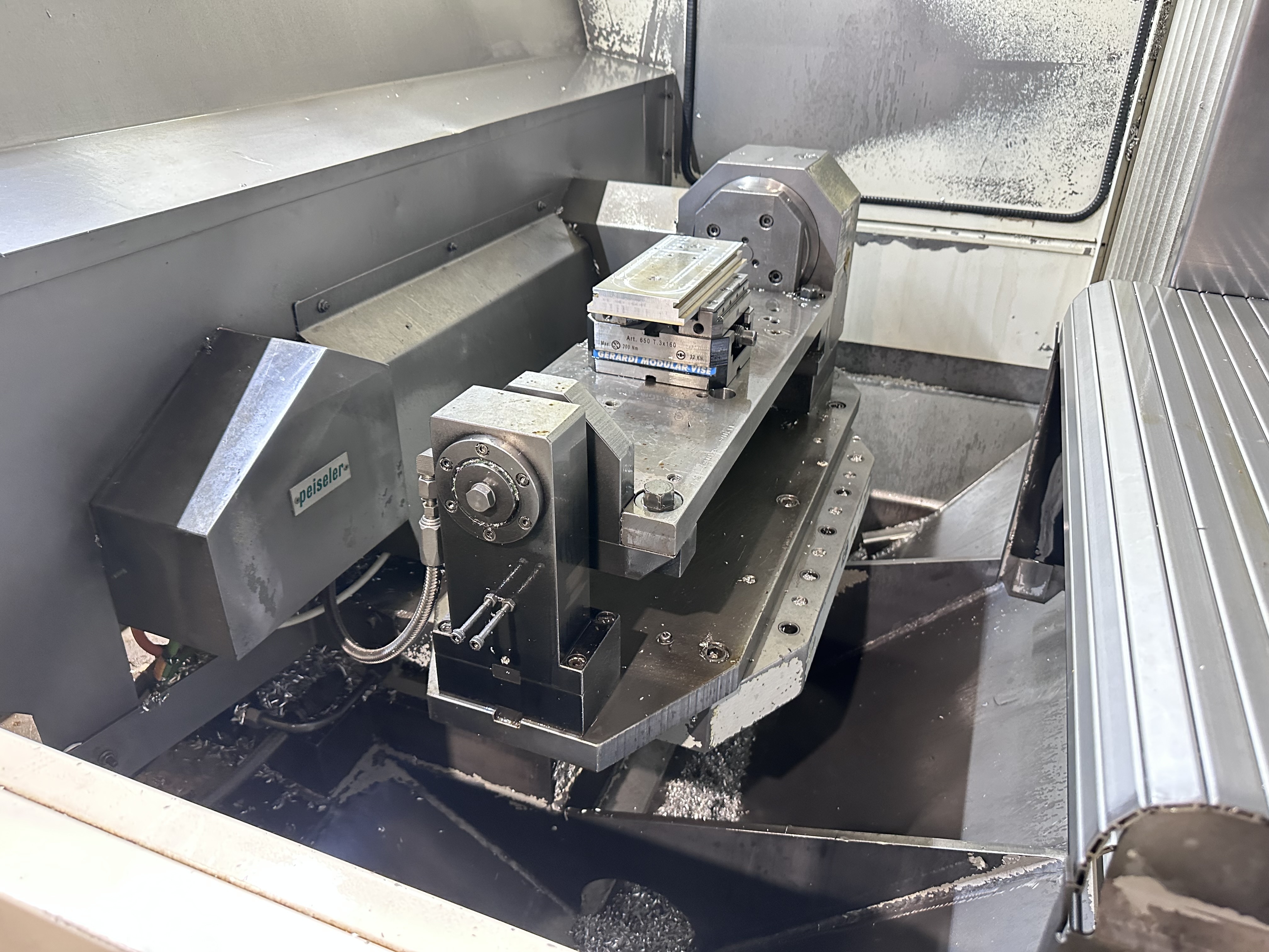 Chiron FZ 15 W High Speed Twin Pallet Vertical Machining Centre. (2002)