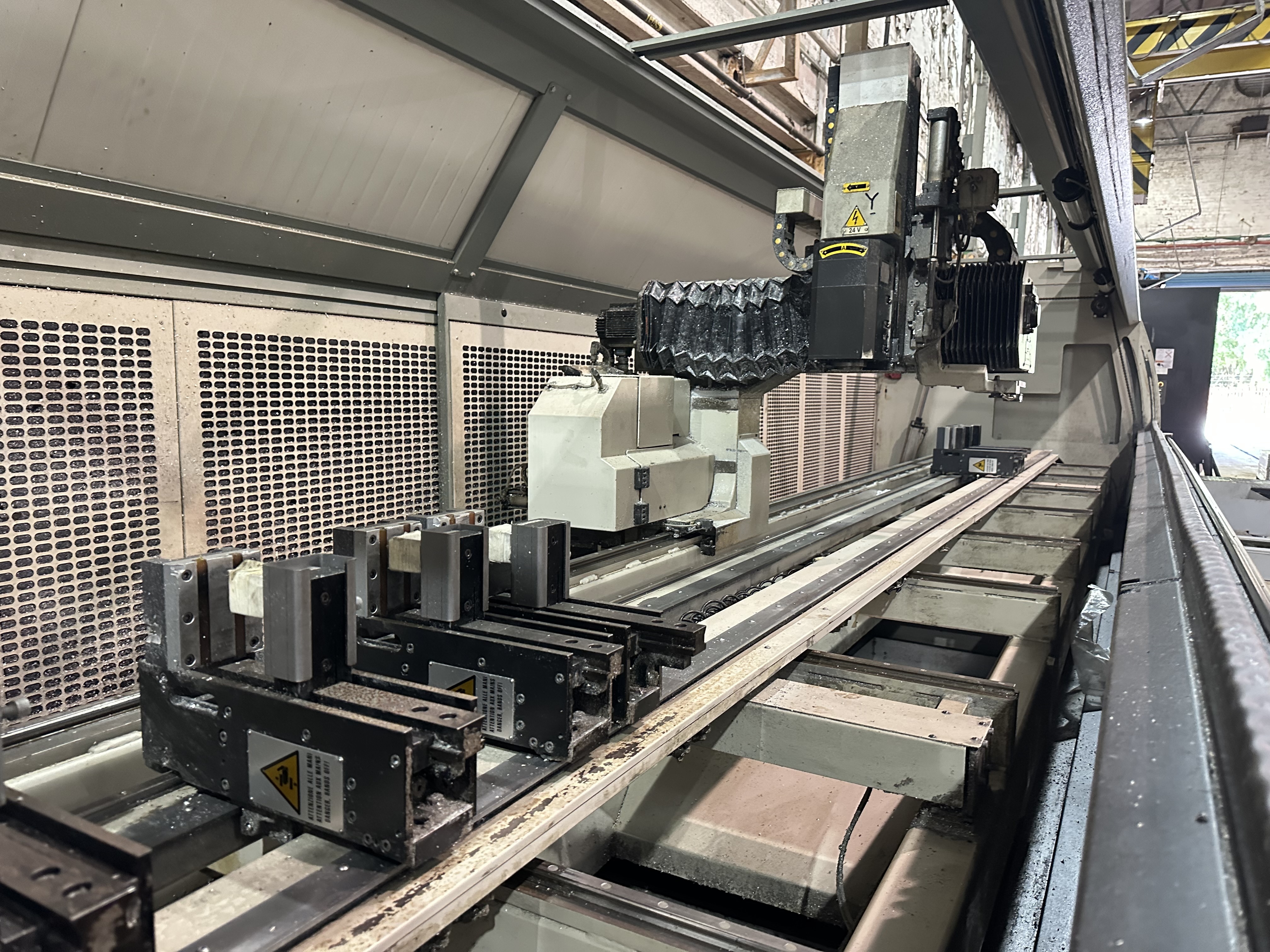 Emmegi Comet Isola, 4 Axis CNC Vertical Machining Centre (2004)