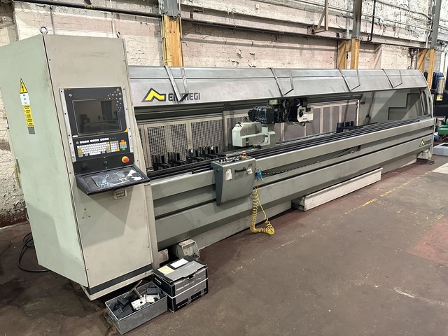 Emmegi Comet Isola, 4 Axis CNC Vertical Machining Centre (2004)