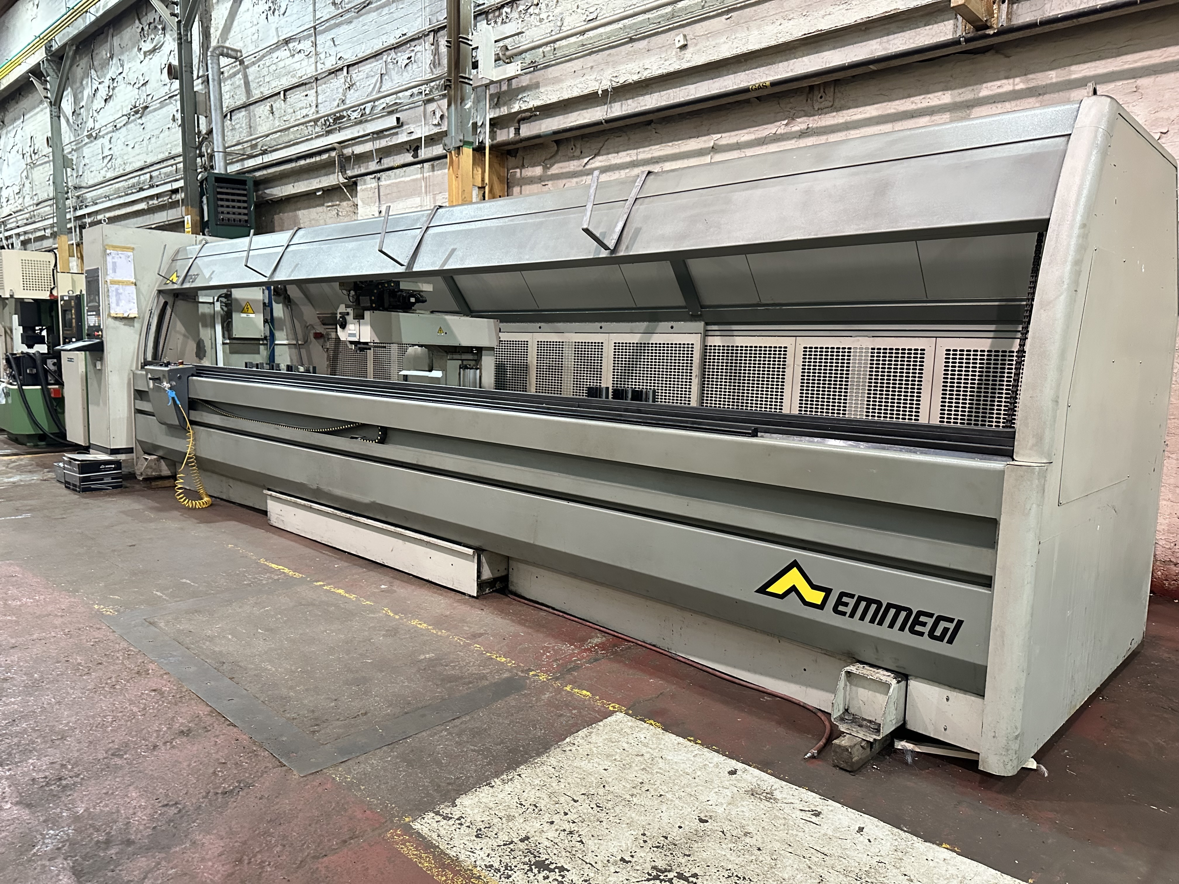 Emmegi Comet Isola, 4 Axis CNC Vertical Machining Centre (2004)