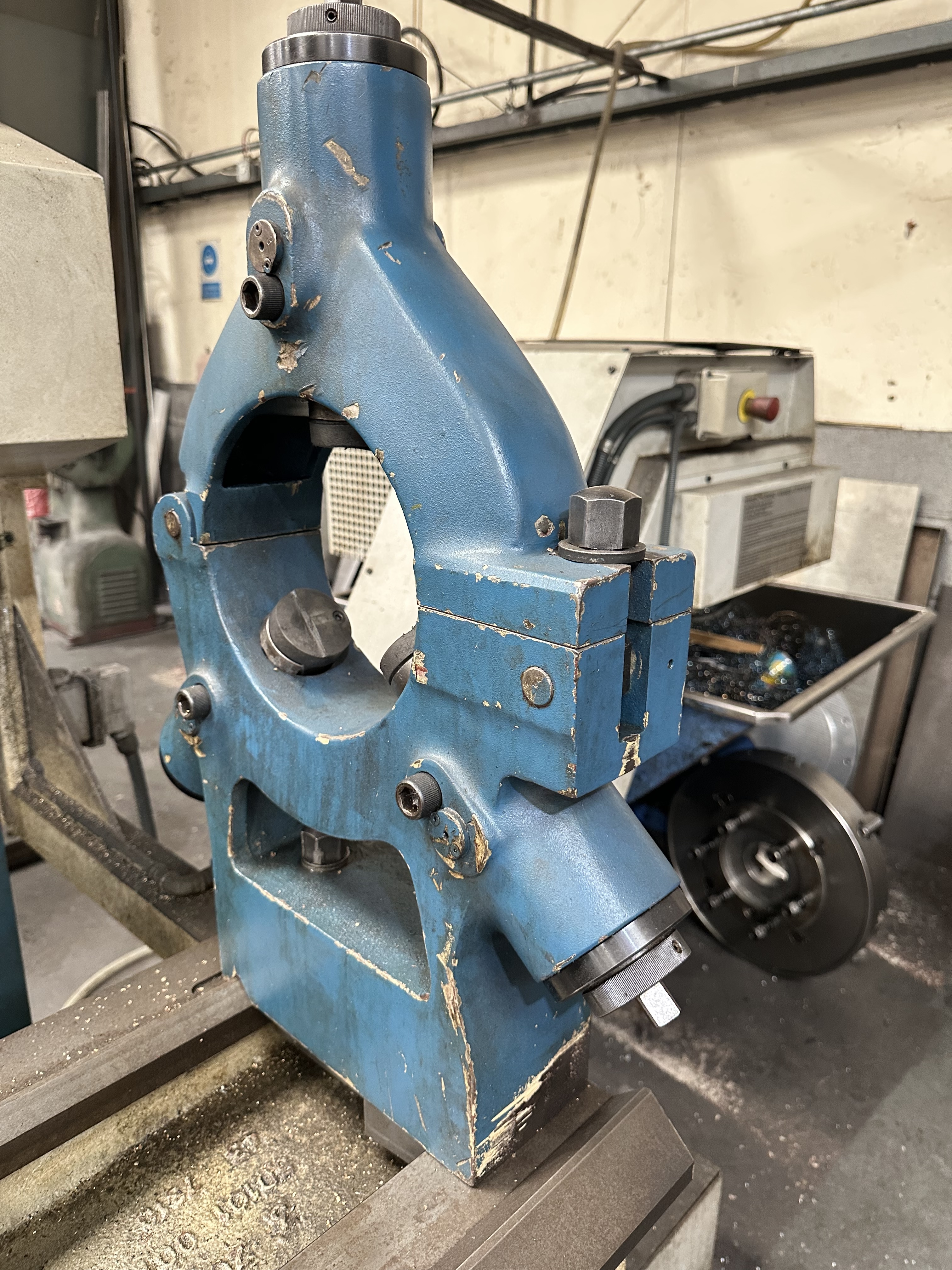 Geminis GHT4 - 720 x 2000 CNC Centre Lathe (2005)