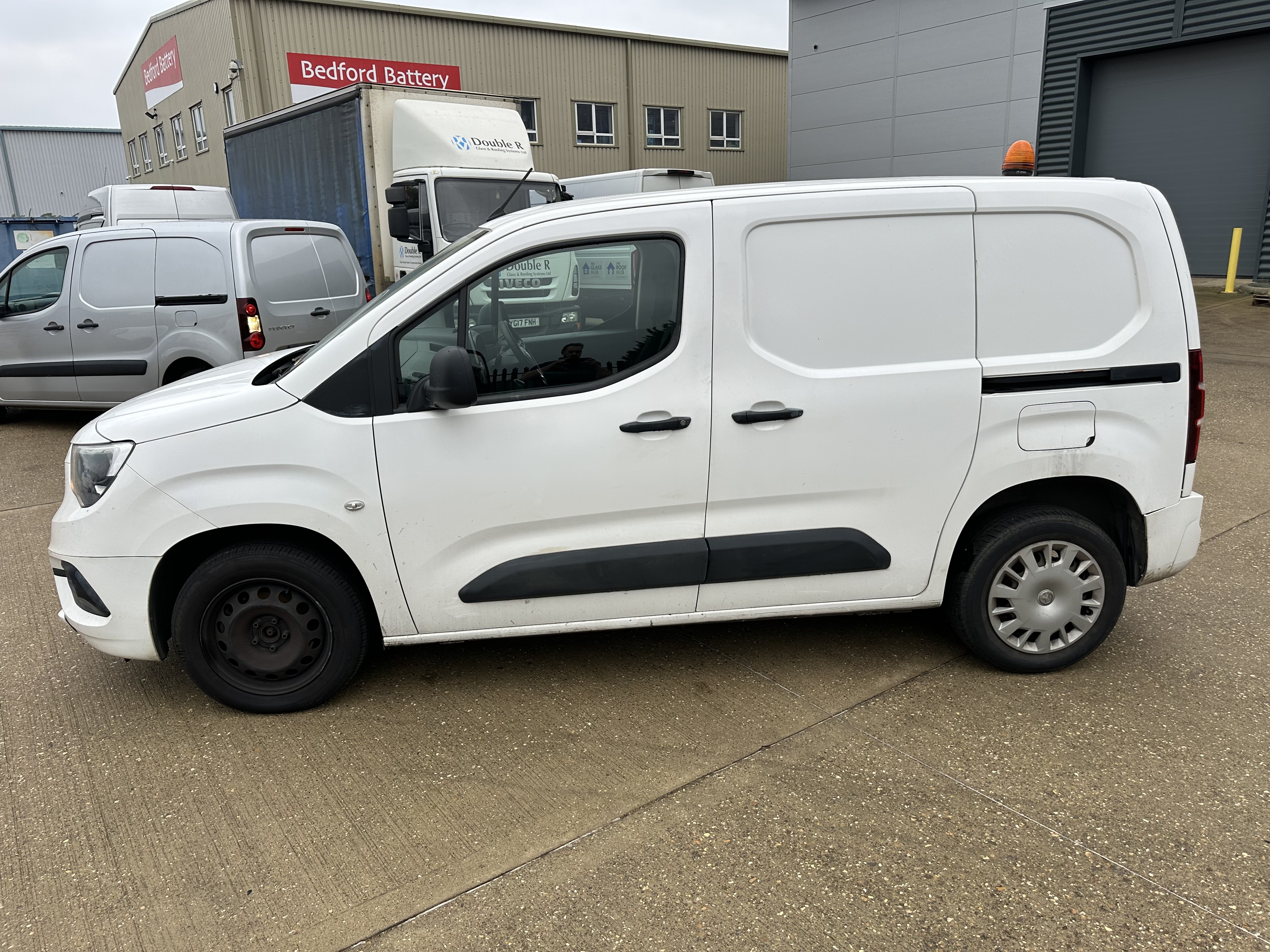 Vauxhall Combo 2300 Sportive S/S Panel Van Registration no: DL70 LCG