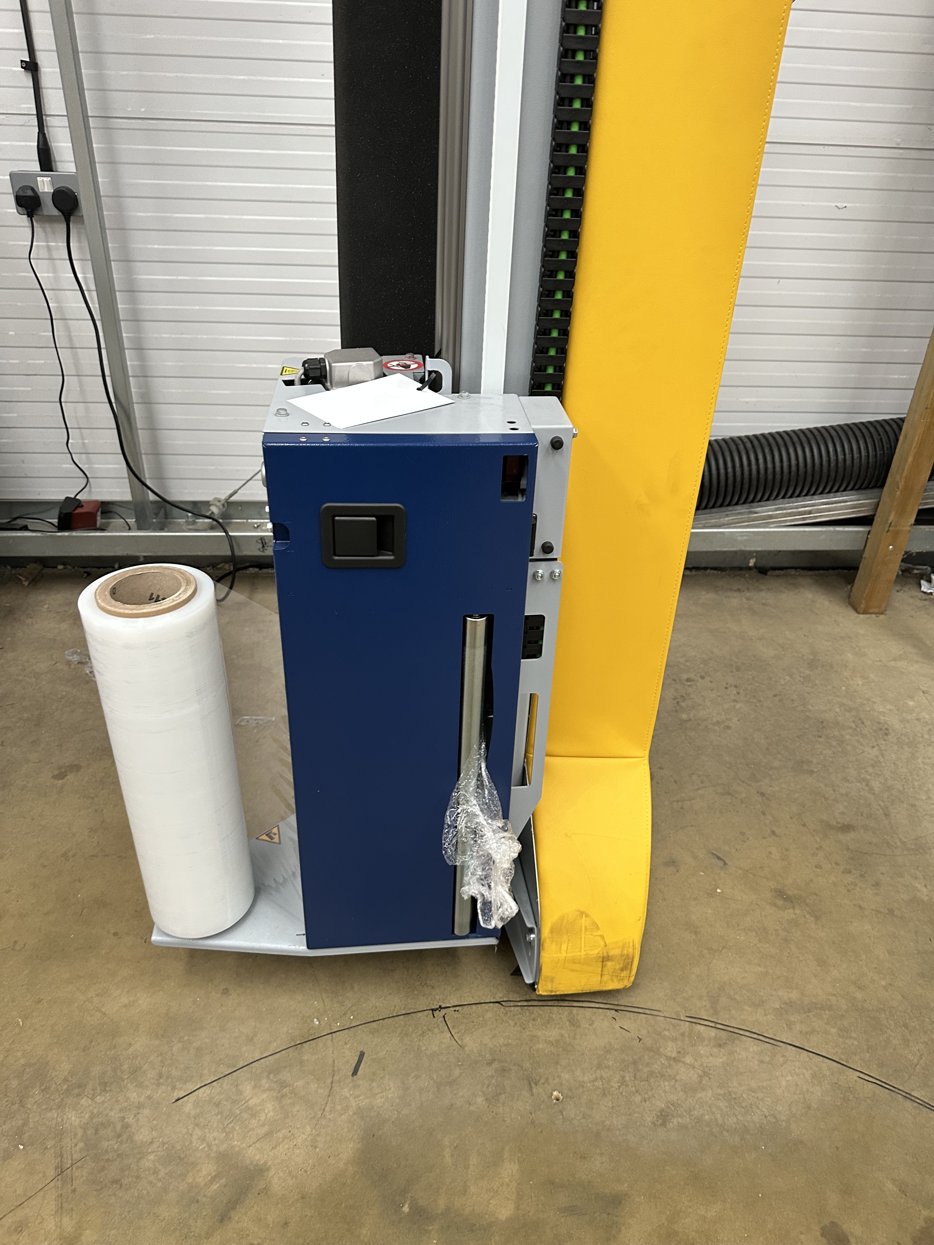 Robopac Masterwrap HD Plus XL PGS rotary arm pallet wrapper