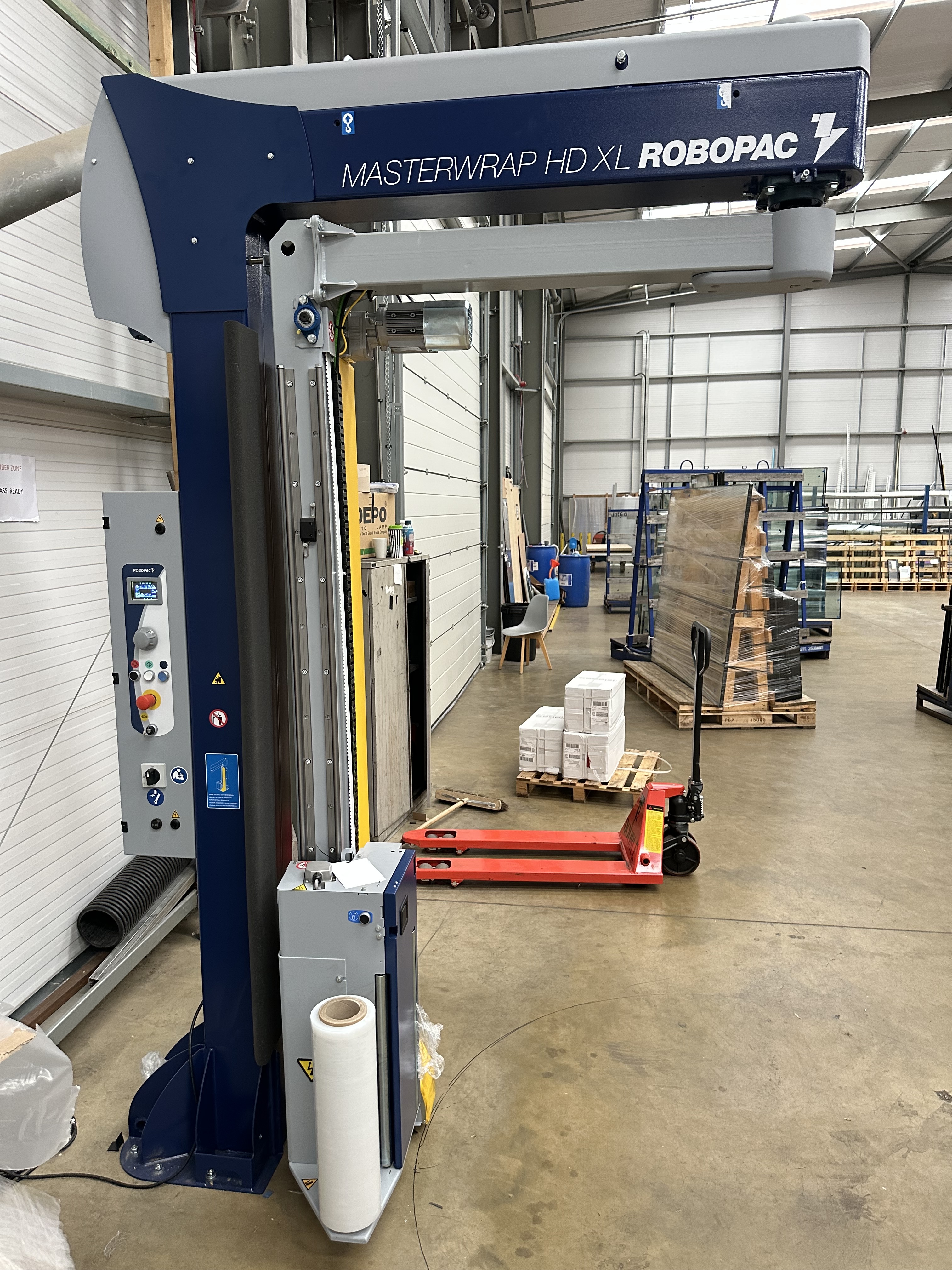 Robopac Masterwrap HD Plus XL PGS rotary arm pallet wrapper
