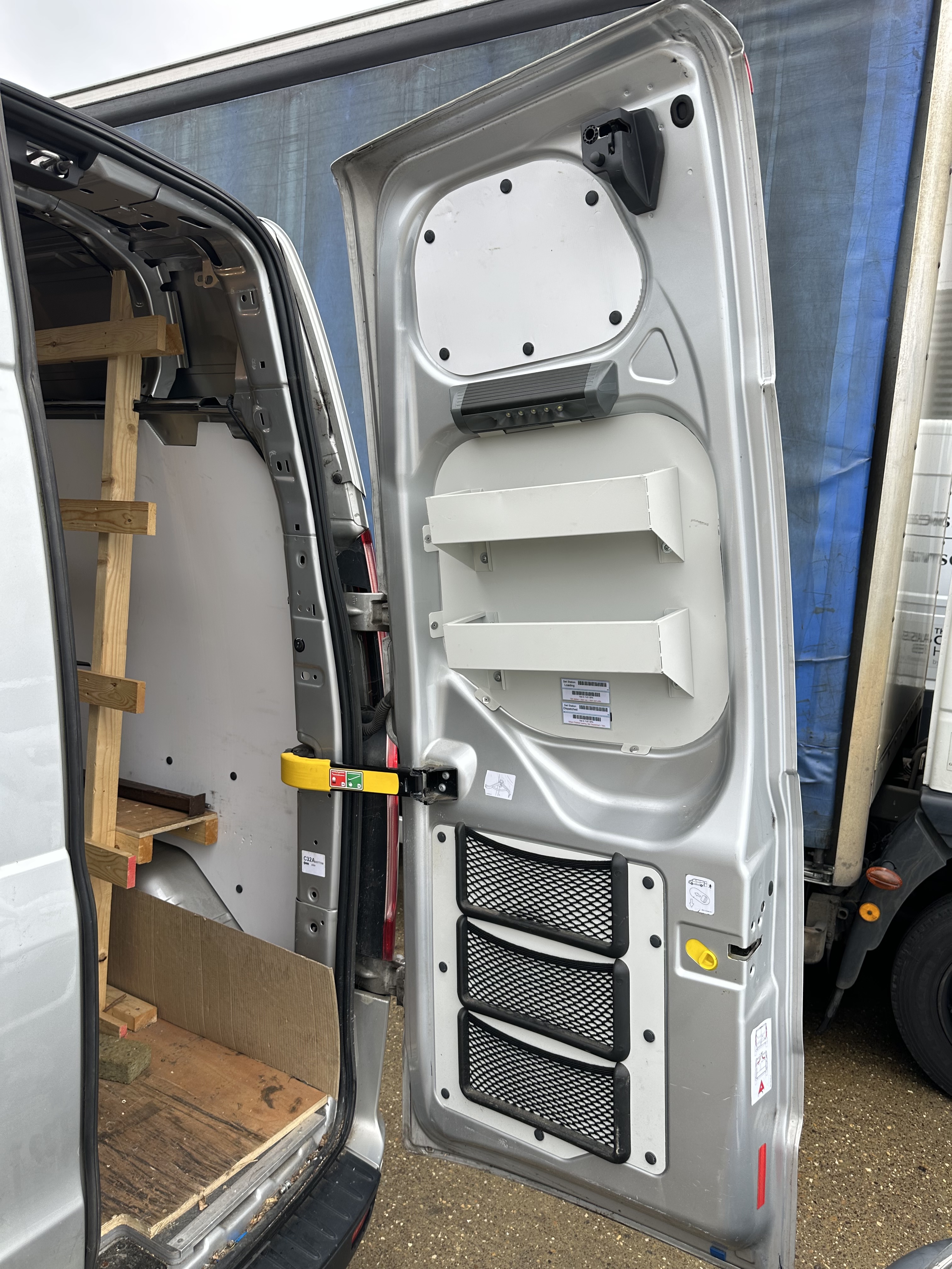 Ford Transit Custom 320 Trend eBlue Panel Van Registration no: FJ21 OPO