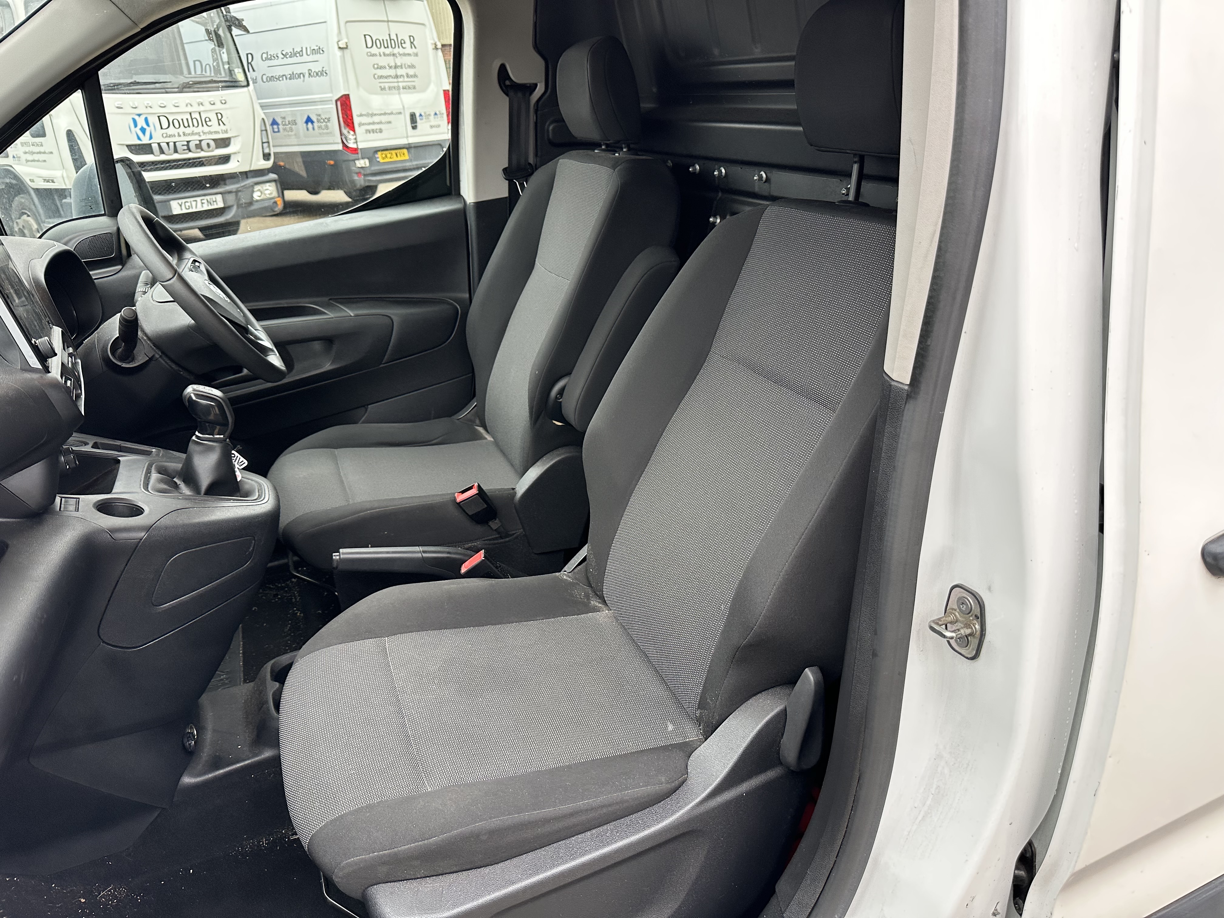 Vauxhall Combo 2300 Sportive S/S Panel Van Registration no: DL70 LCG