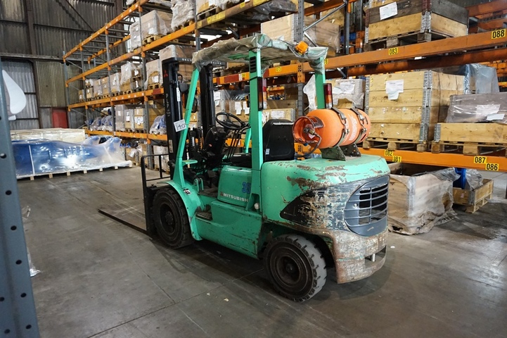Mitsubishi 35 Gas Fork Lift Truck