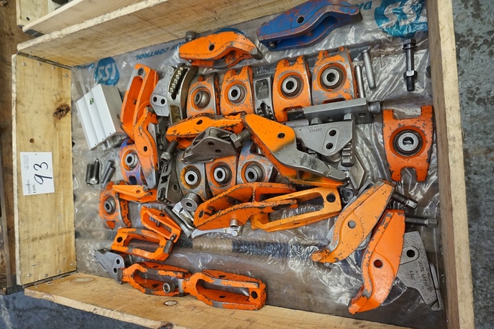 Qty Carver Clamps