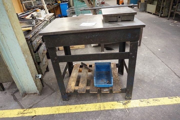 Steel Table 3ft x 2ft & Steel Plate 15’’ x 12’’