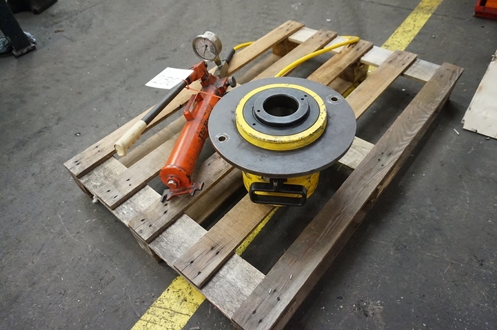 82 Ton Hydraulic Ram
