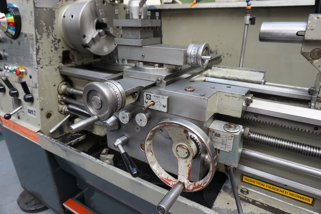Colchester Triumph 2000 Straight Bed Centre Lathe