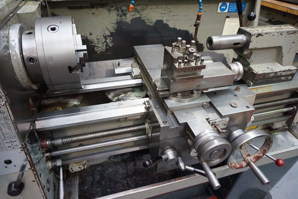 Colchester Triumph 2000 Straight Bed Centre Lathe