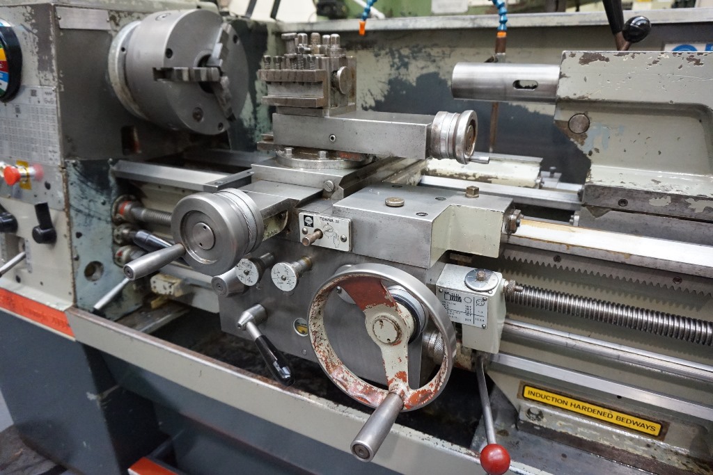 Colchester Triumph 2000 Straight Bed Centre Lathe