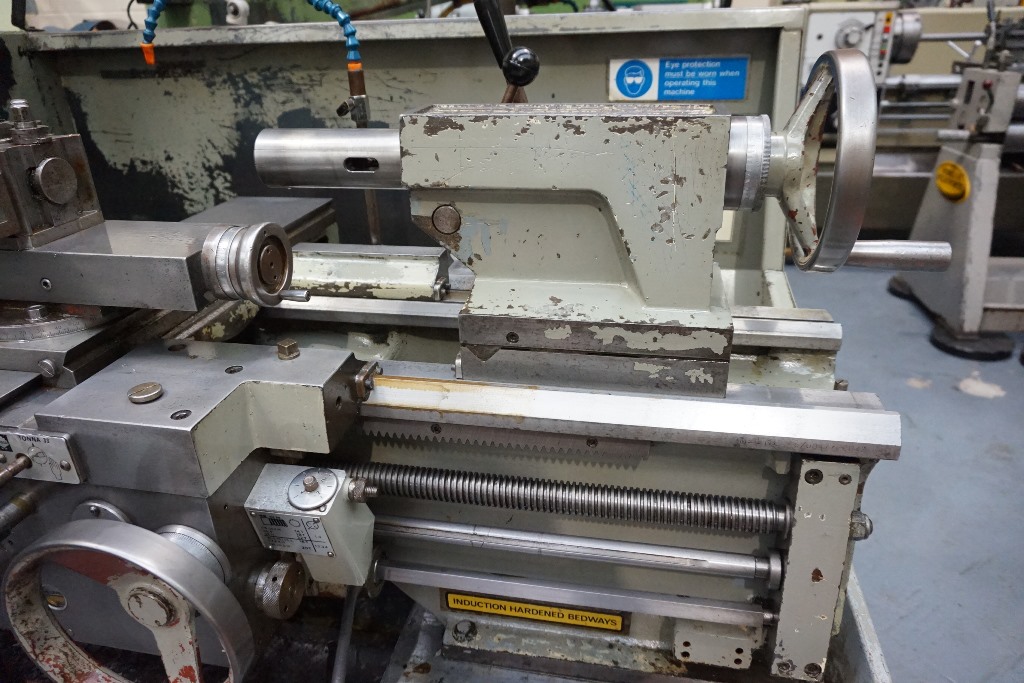 Colchester Triumph 2000 Straight Bed Centre Lathe