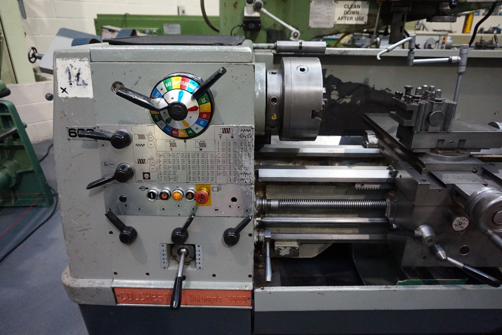 Colchester Triumph 2000 Straight Bed Centre Lathe
