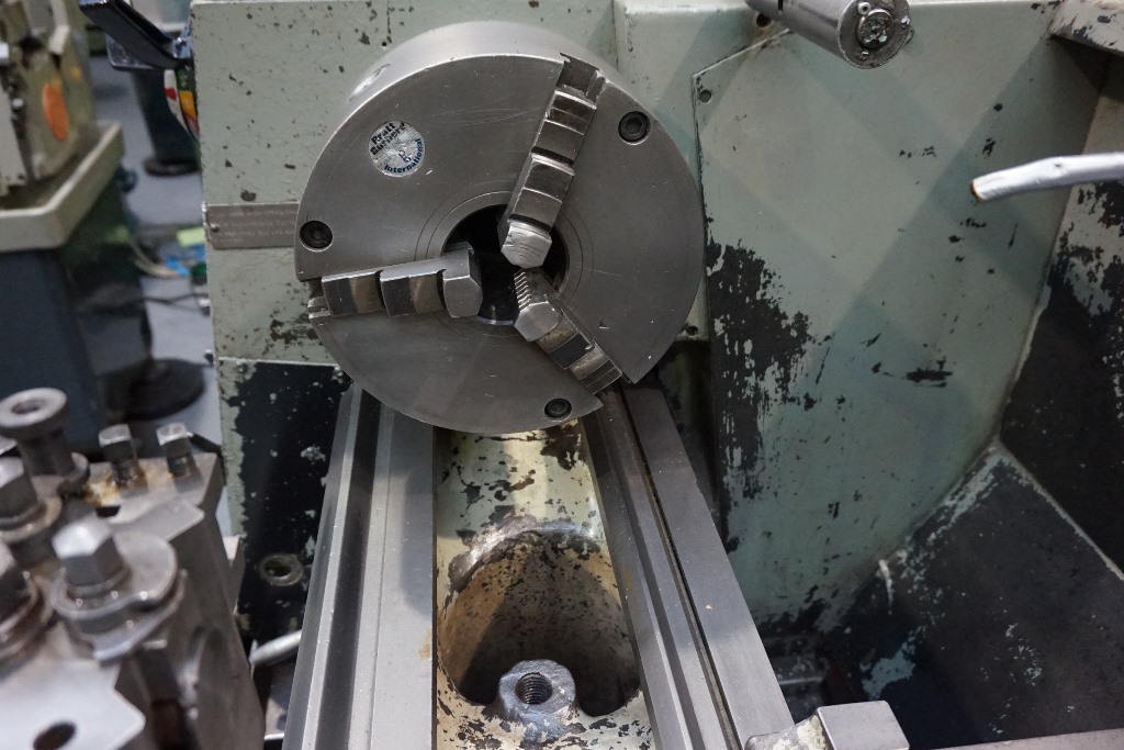 Colchester Triumph 2000 Straight Bed Centre Lathe