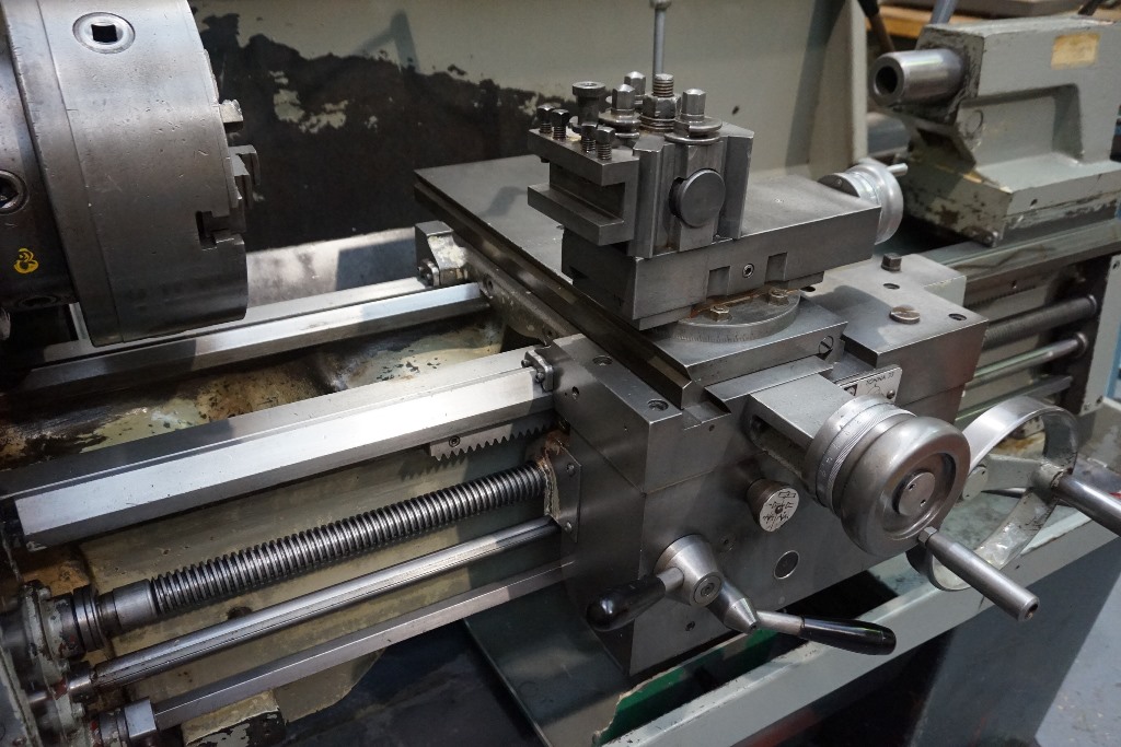 Colchester Triumph 2000 Straight Bed Centre Lathe
