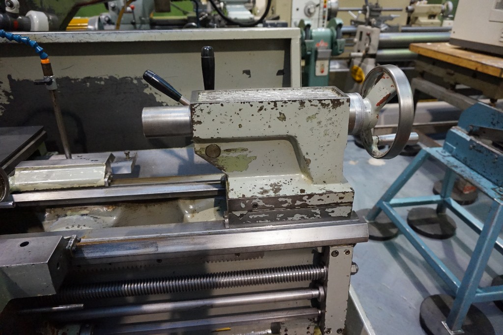 Colchester Triumph 2000 Straight Bed Centre Lathe