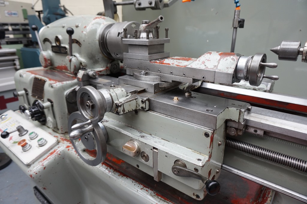 Smart & Brown Type 1024 Toolroom Centre Lathe
