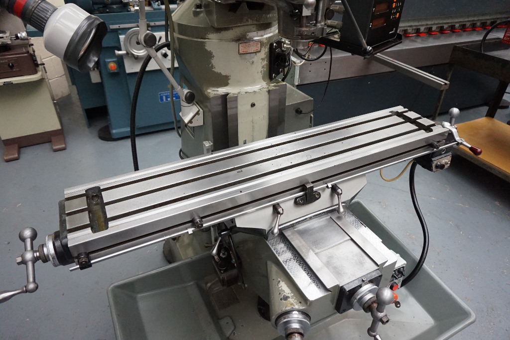 Bridgeport Model BR2J2 Turret Milling Machine
