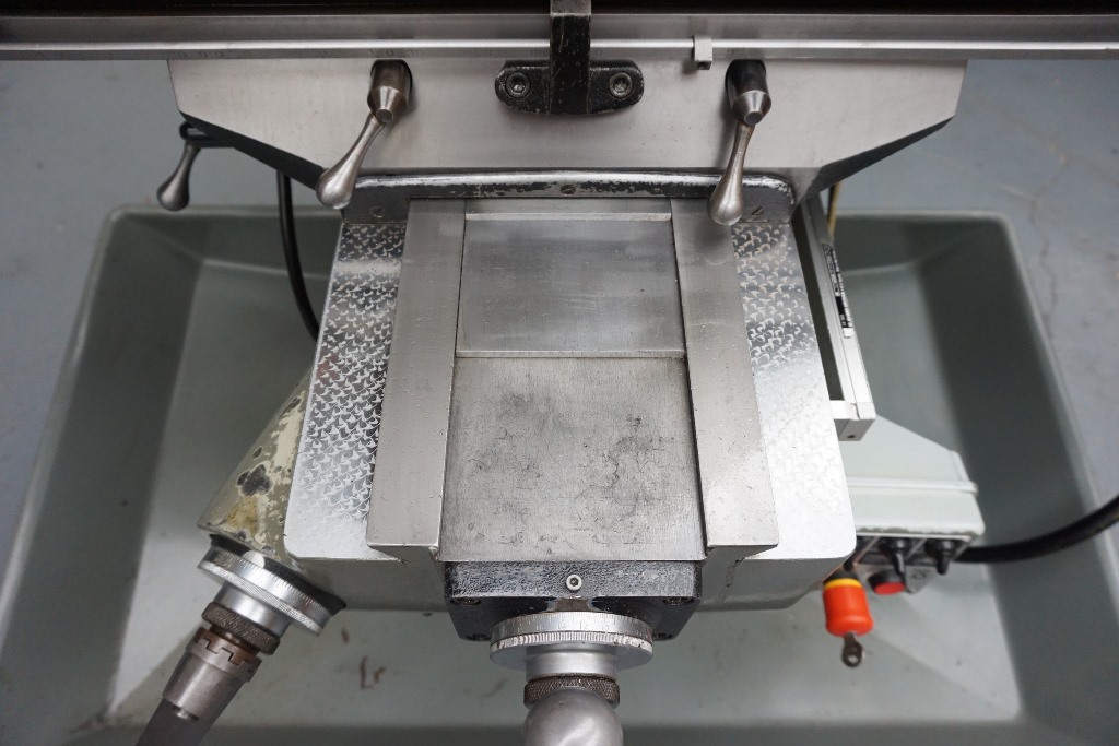 Bridgeport Model BR2J2 Turret Milling Machine