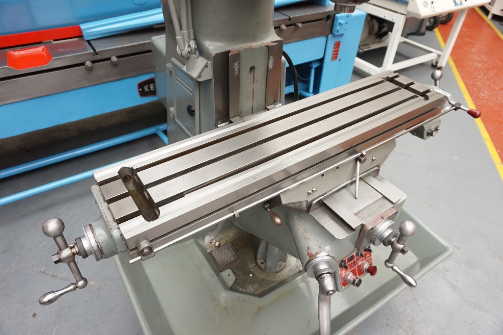 Bridgeport Model BR2J2 Turret Milling Machine