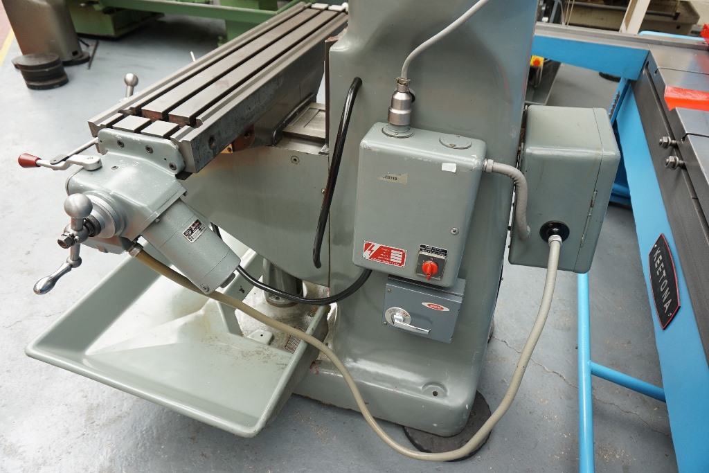 Bridgeport Model BR2J2 Turret Milling Machine