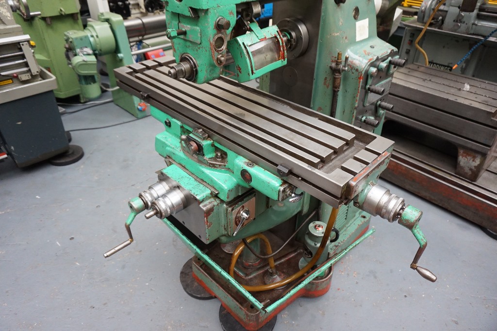 Elliott Universal Milling Machine