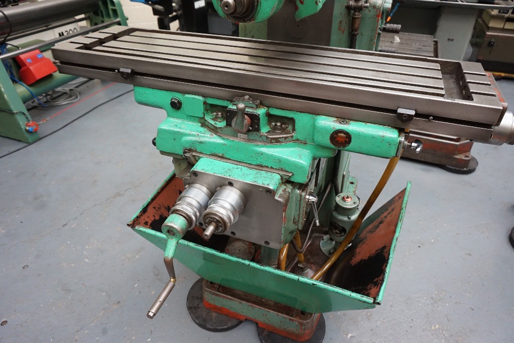 Elliott Universal Milling Machine