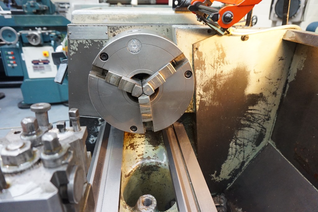 Colchester Triumph 2000 Straight Bed Centre Lathe