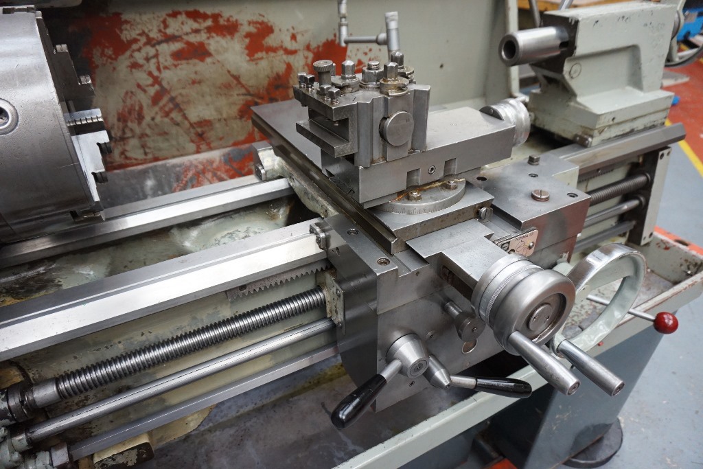 Colchester Triumph 2000 Straight Bed Centre Lathe