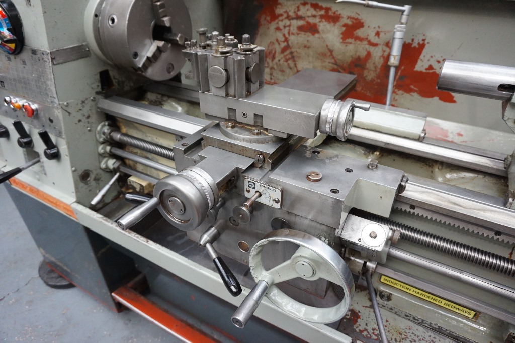 Colchester Triumph 2000 Straight Bed Centre Lathe