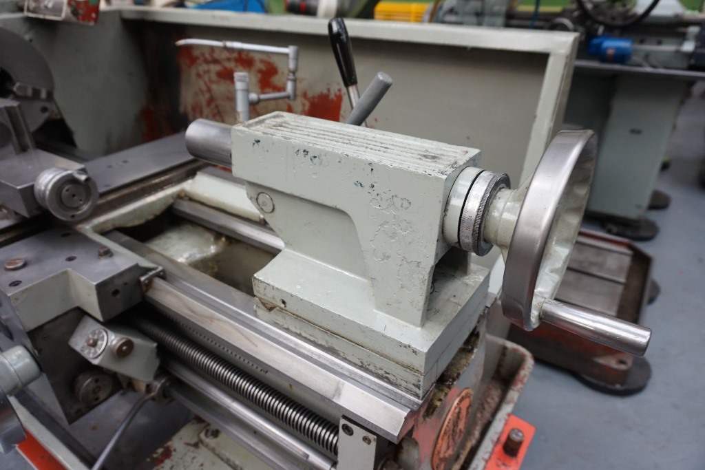 Colchester Triumph 2000 Straight Bed Centre Lathe
