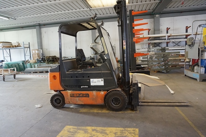 Lugli Model G2348 Electric Forklift Truck