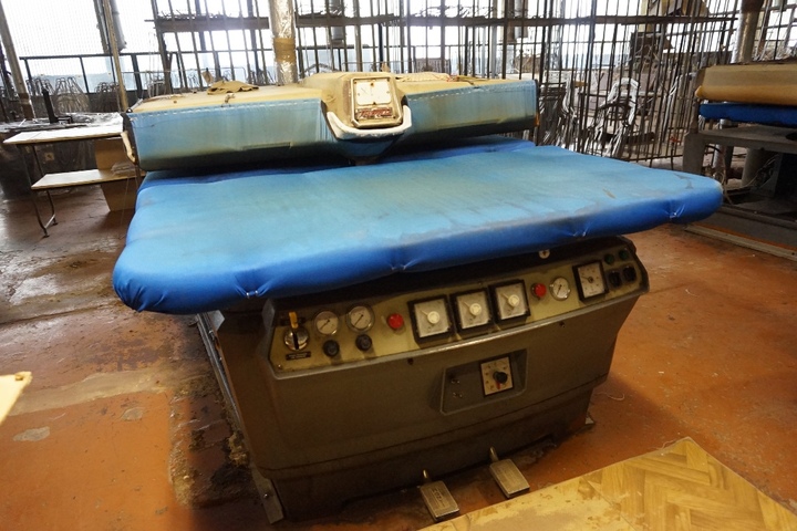 Monti Type 104-VD Steam Heated Table