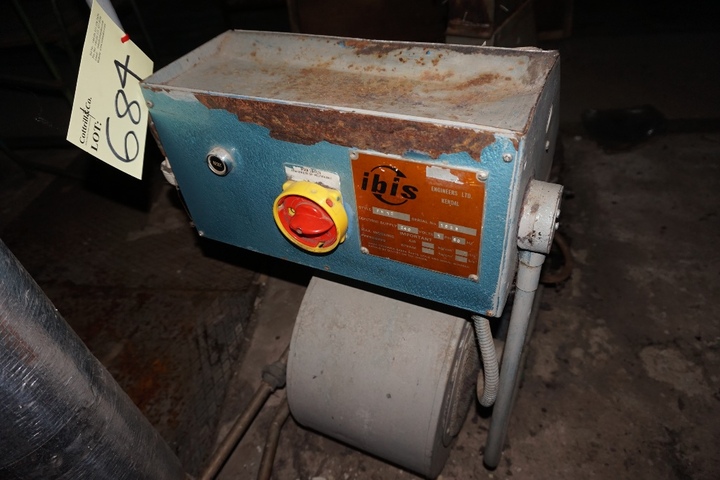 Ibis Style FM12 Formaster Steam Heated Garment Finisher